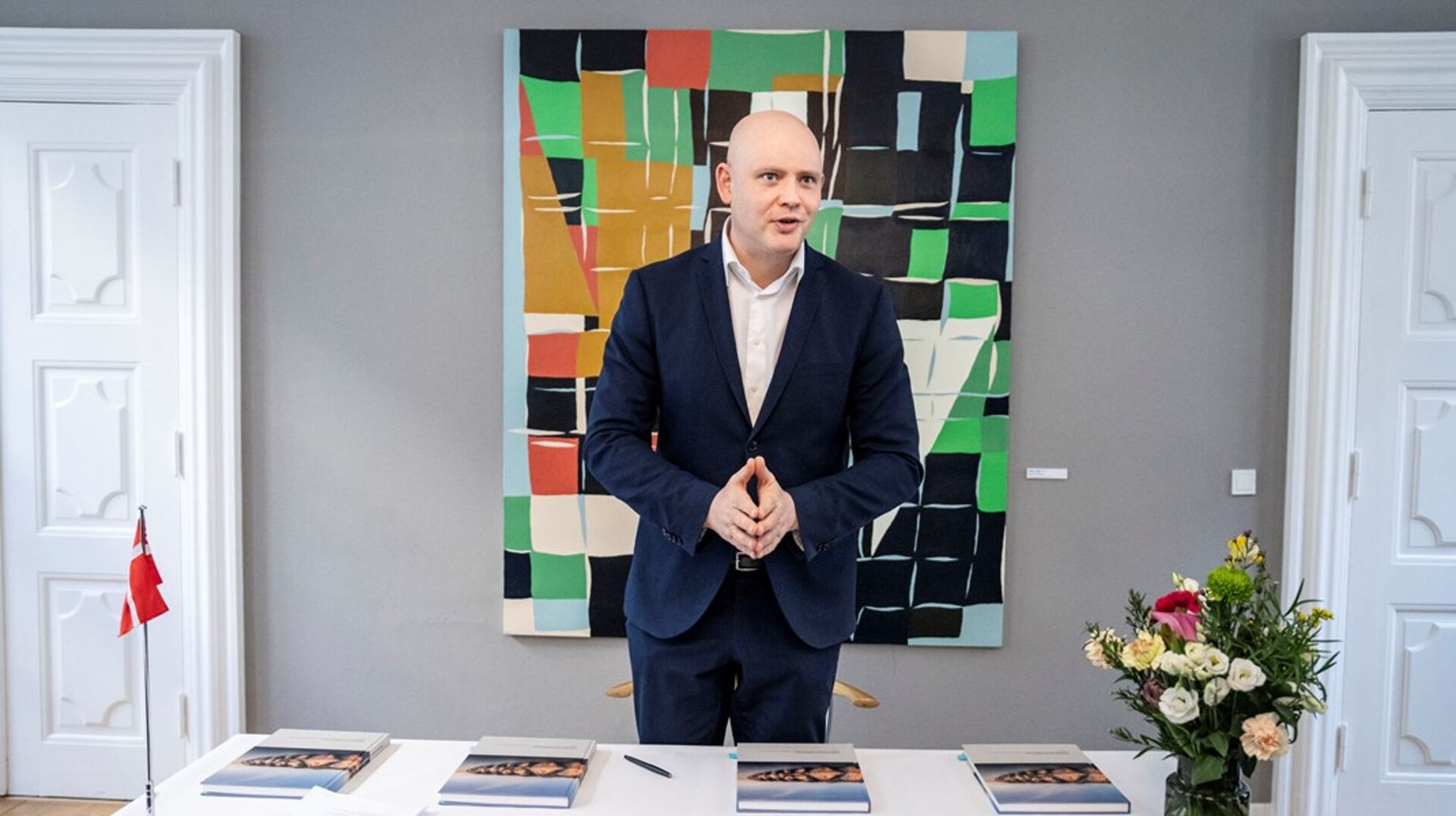 Kulturminister Jakob
Engel-Schmidt præsenterede sammen med en række ordførere en aftale om en ny
museumsreform torsdag eftermiddag.