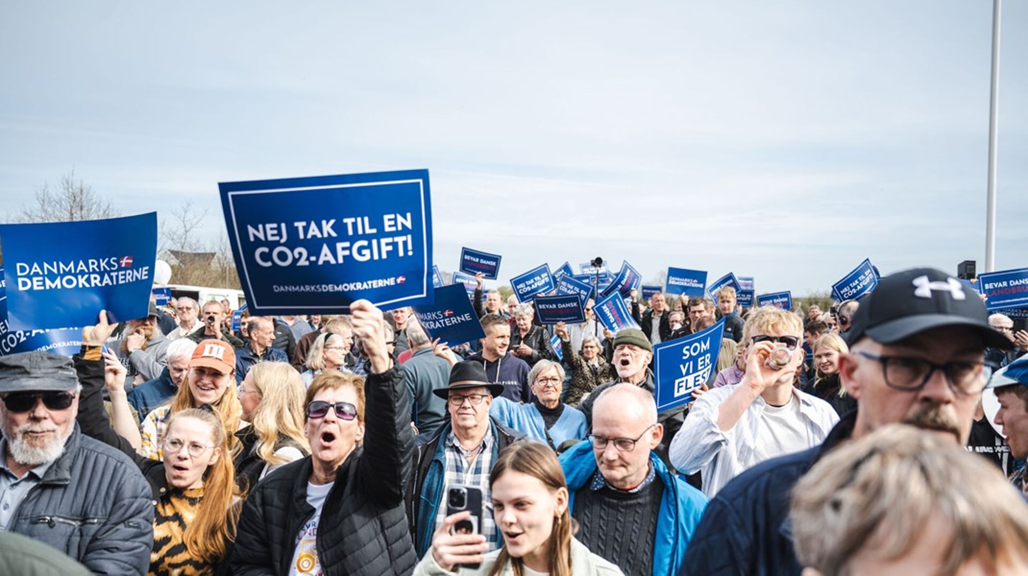 Landbruget vil næppe selv stå for en kovending i sin tilgang til videnskab, medmindre vi som samfund tager den videnskabsskeptiske tyr ved hornene, skriver&nbsp;Sebastian Mernild og Mikkel Gerken.