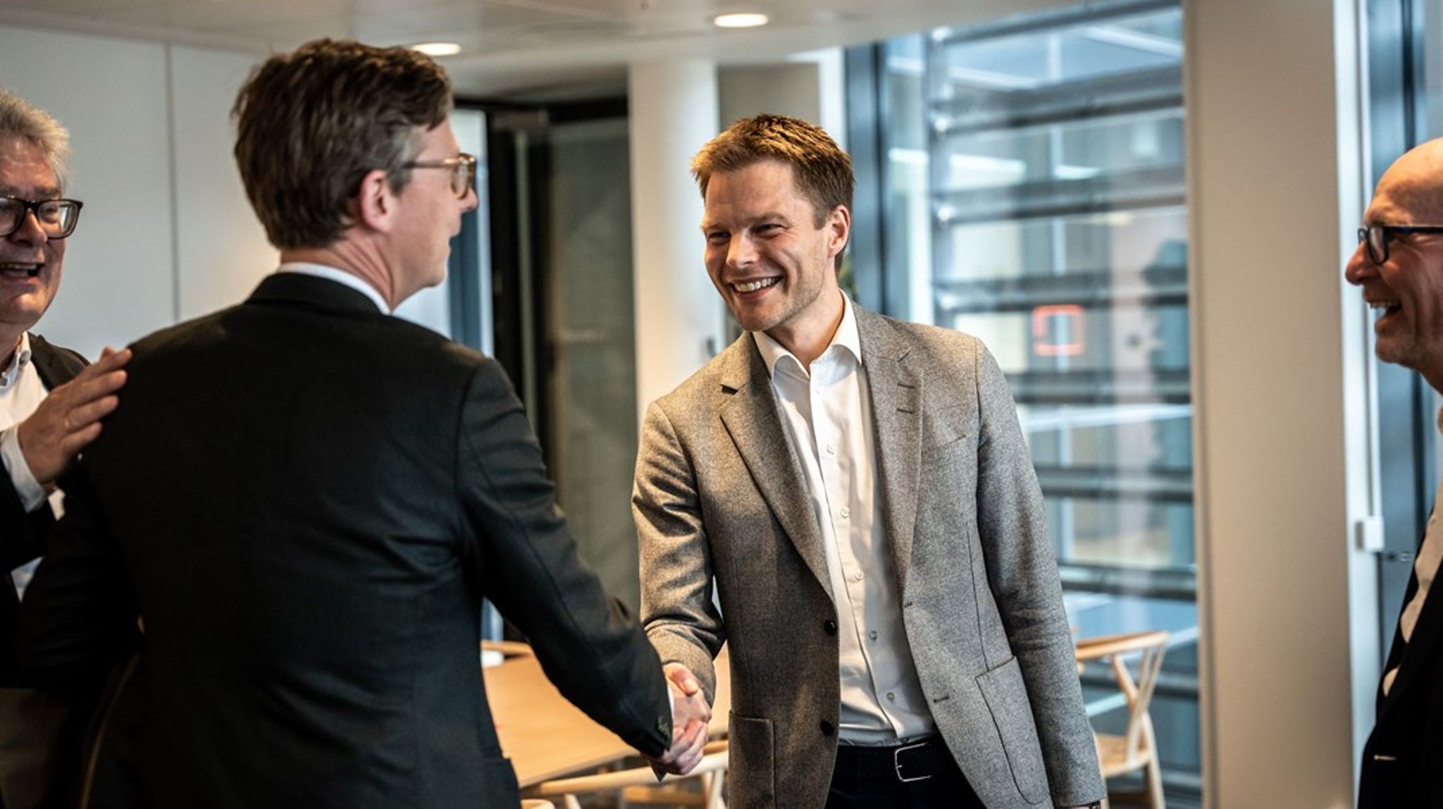 DI Transports Karsten Lauritzen og Dansk Erhvervs Jesper Kronborg advarer imod en forhastet implementering af nulemissionszoner i kommunerne. 
