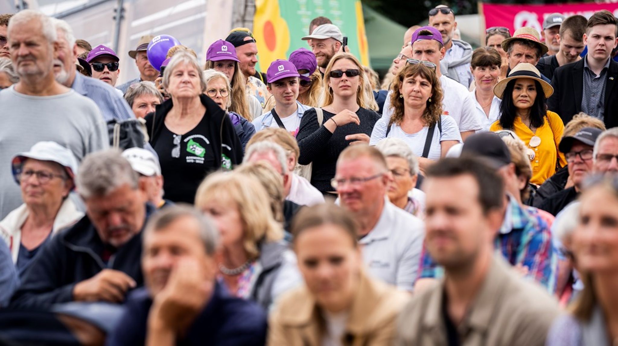 Folkemødets direktør ønskede at hjælpe de arrangører, der er bekymrede for demonstranter, som er klar til at råbe og afbryde i Gazas eller klimaets sag. De metoder er der en vis åbenhed over for i det civilsamfund, hvor Folkemødets direktør har tilbragt en del af sit arbejdsliv i, men der er andre former for demokratisk samtale, skriver Charlotte Harder. Arkivfoto.