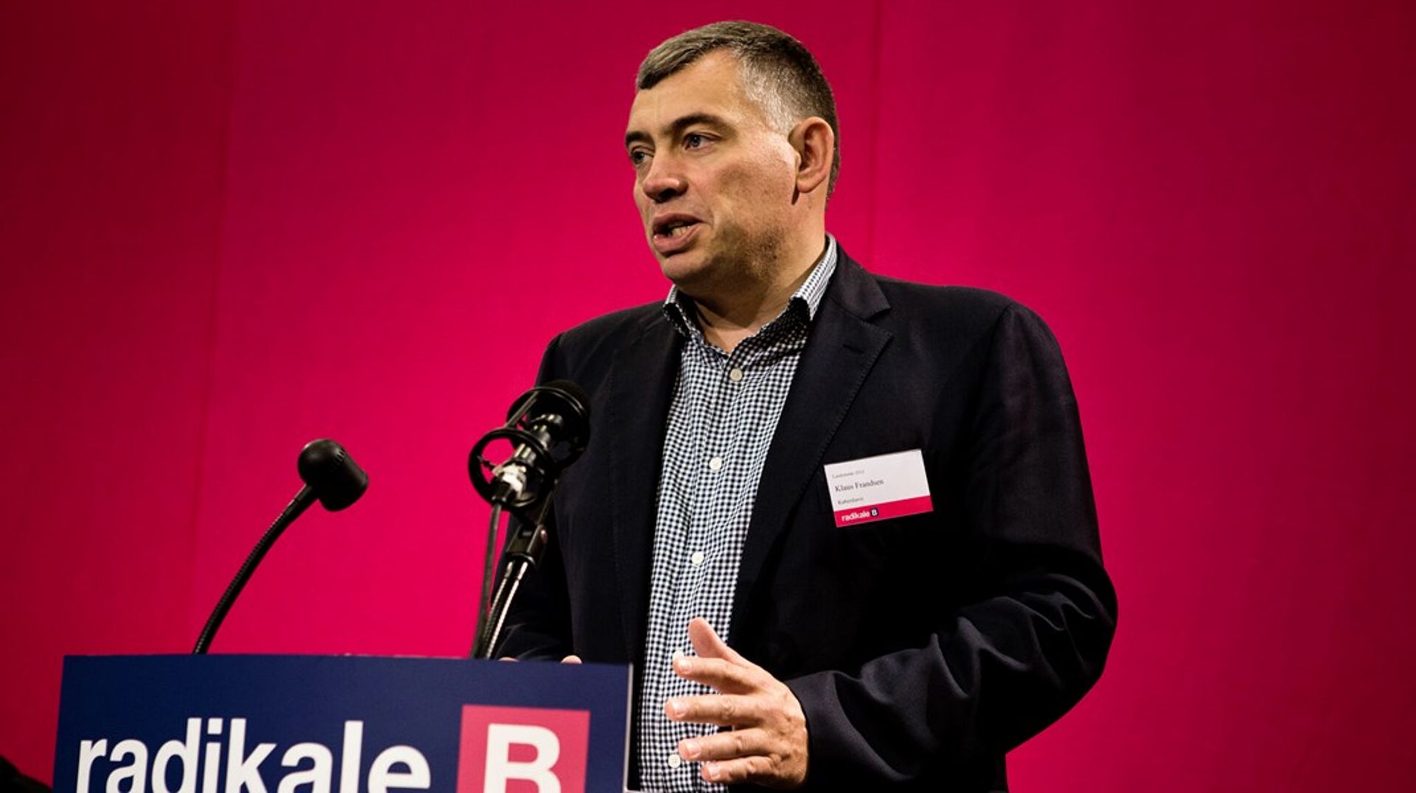 Tidligere landformand i Radikale Klaus Frandsen har meldt sig ud af partiet efter 37 år.