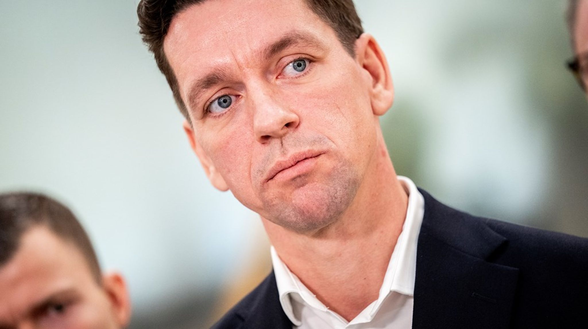 "Jeg tager på det skarpeste afstand fra Simon El-Zeinabs udtalelser på Facebook," skriver udlændinge- og integrationsminister Kaare Dybvad Bek (S), der har udpeget Simon El-Zeinab.
