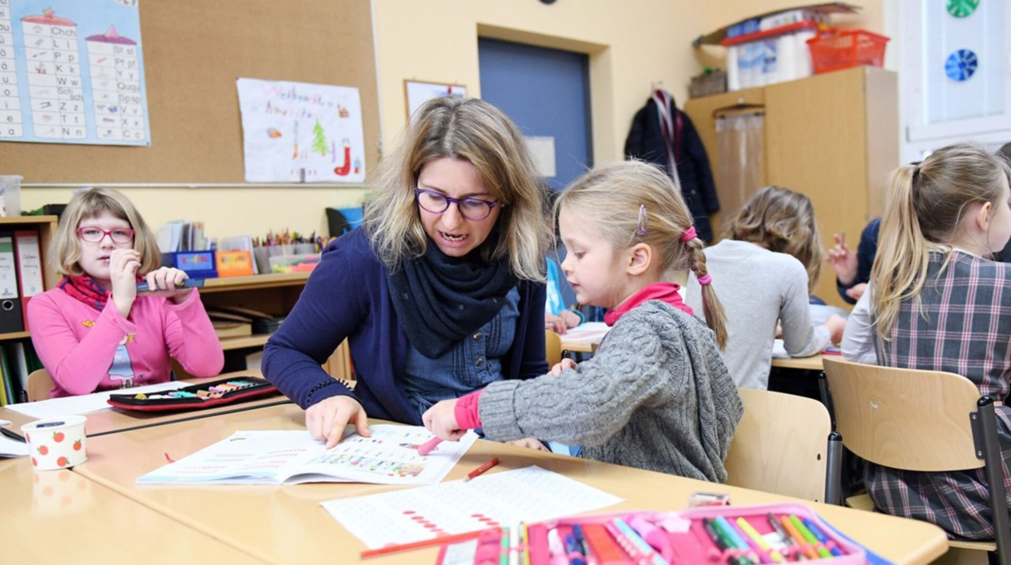 <div><div>Den måde, vi tænker hjælp og støtte på, skal gentænkes fundamentalt, skriver Mette Molbæk og Thomas Thyrring.<br></div></div><div><div><div><div></div><div><div></div></div></div></div></div>