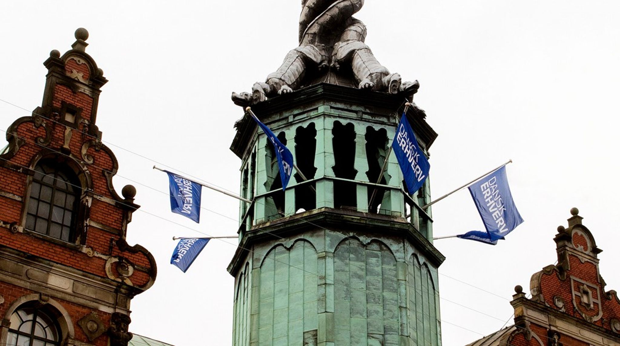 Fra 9. september vil de fem medlemmer i direktionen være administrerende direktør, Brian Mikkelsen, vice administrerende direktør, Laurits Rønn, direktør Morten Langager, direktør Natasha Brandt og direktør Phillip Willerslev-Olsen. 