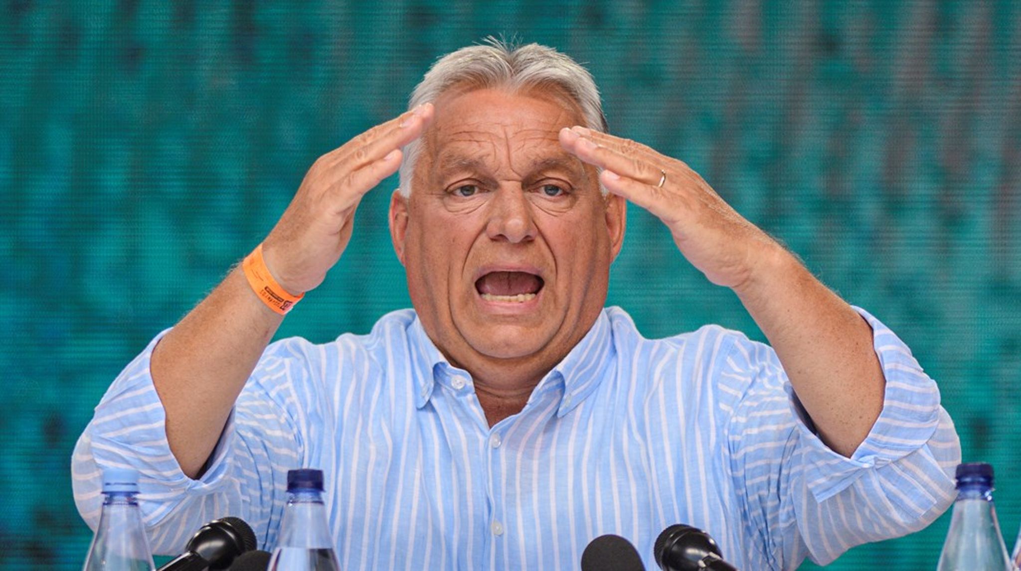 Ungarns premierminister Viktor Orbán blev hjem fra en ellers planlagt tur til Strasbourg onsdag på grund af omfattende oversvømmelser i hjemlandet.