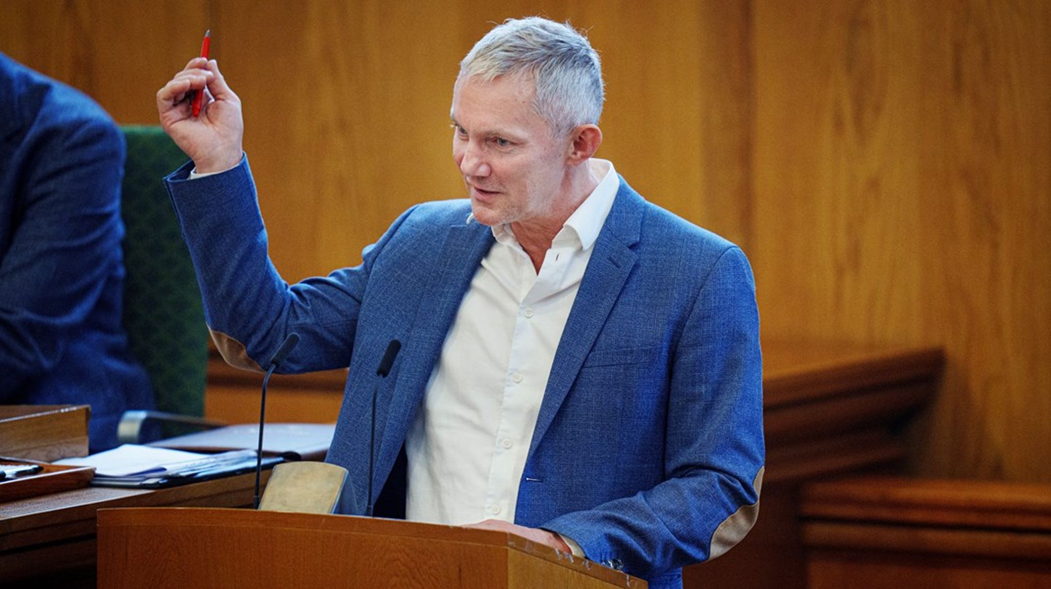 Sjúrður Skaale er medlem af Folketinget for det færøske parti Javnaðarflokkurin.