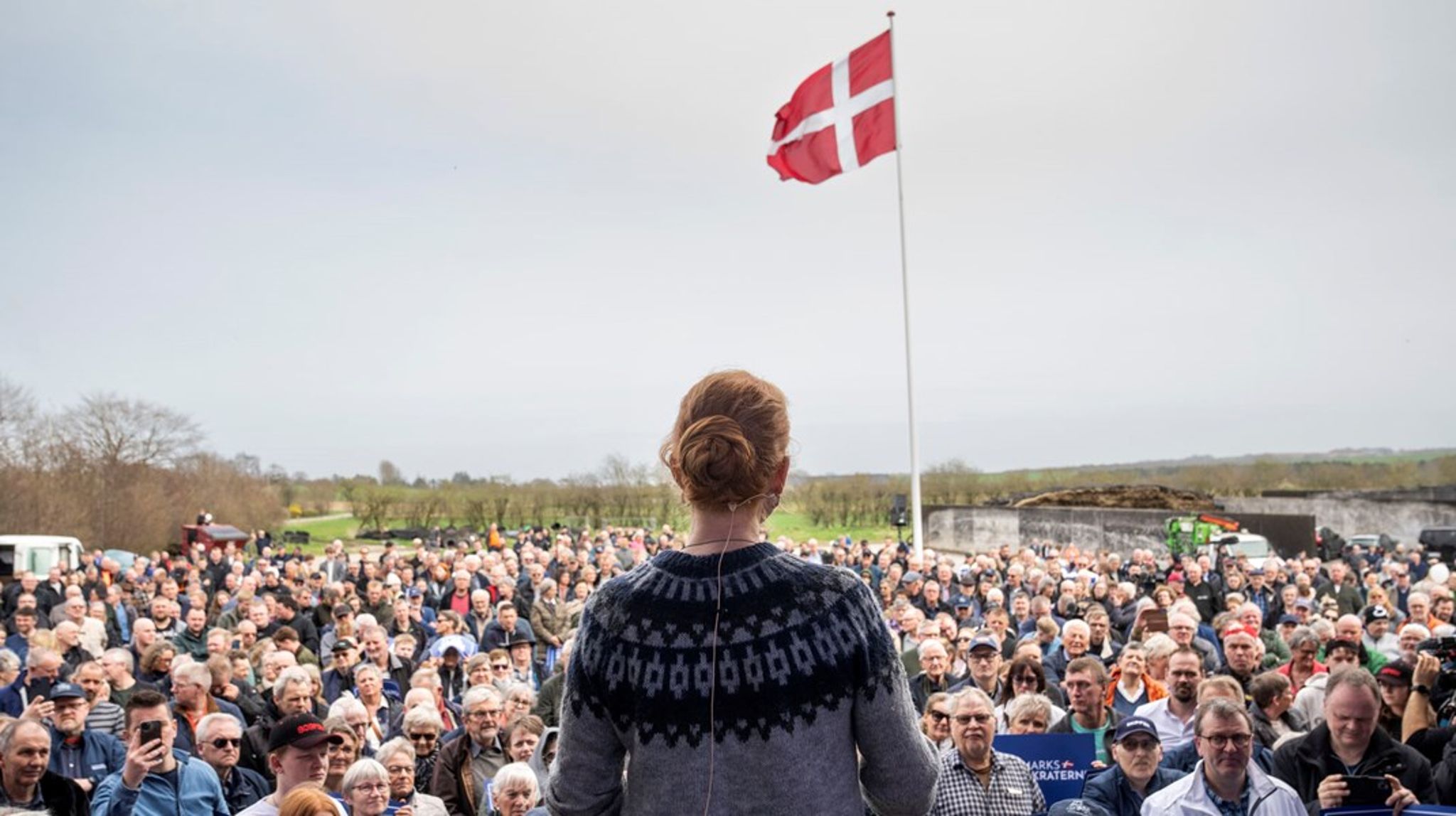 Inger Støjberg taler for de fremmødte ved Danmarksdemokraternes CO2-rally i Randers 6. april 2024.