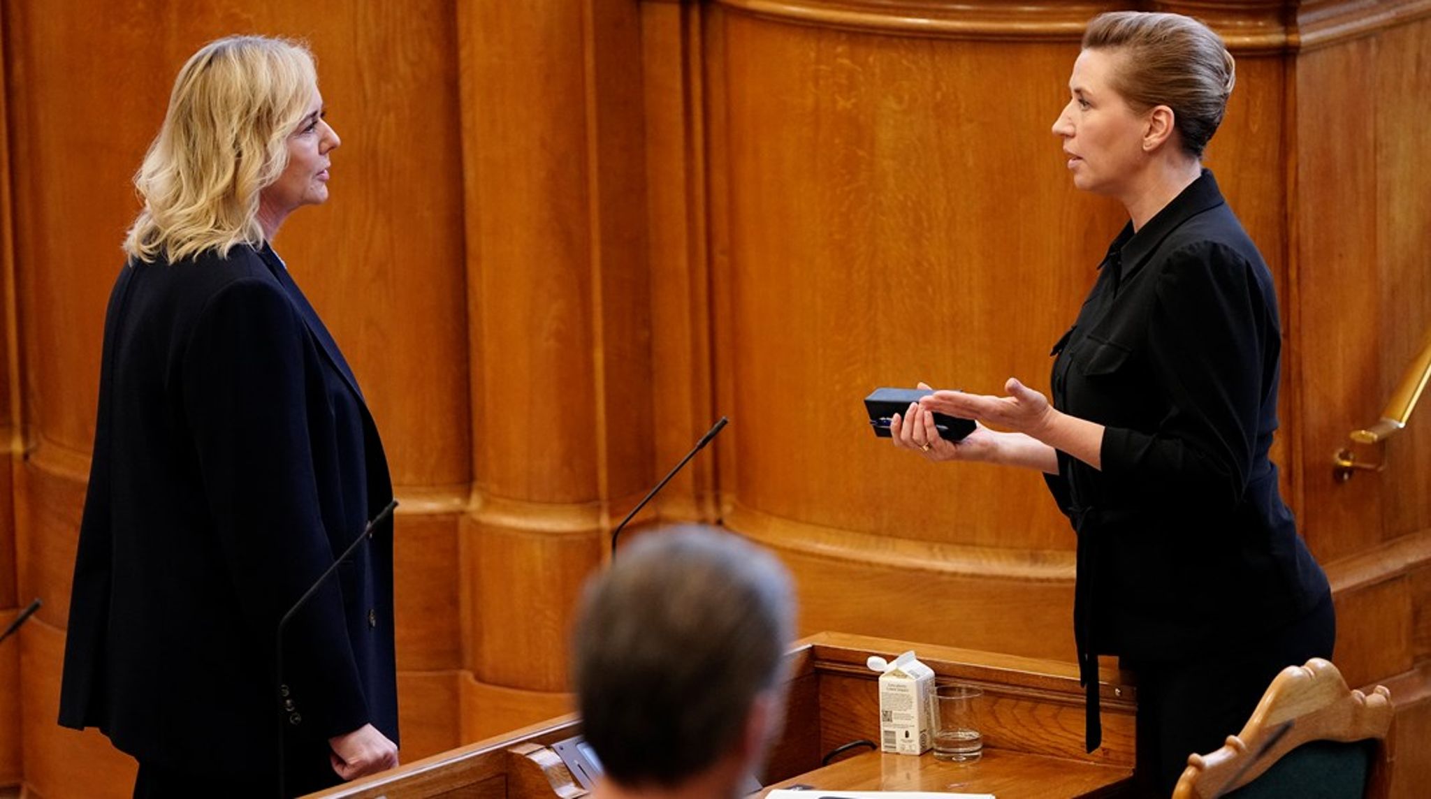Der blev ikke sagt undskyld, da Mona Juul talte med statsministeren efter spørgetimen. Det sagde den konservative leder til Altinget efter spørgetimen.<br>