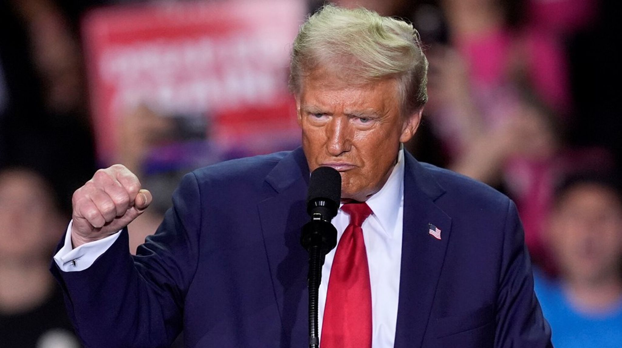 I USA's&nbsp;nationale sikkerhedsråd blev&nbsp;en mindre gruppe fagfolk i 2019 sat til at kortlægge mulighederne for at knytte Grønland fastere til USA. Rygtet slap ud, og Donald Trump formulerede sit berømte forslag om et opkøb som ”en stor ejendomshandel."