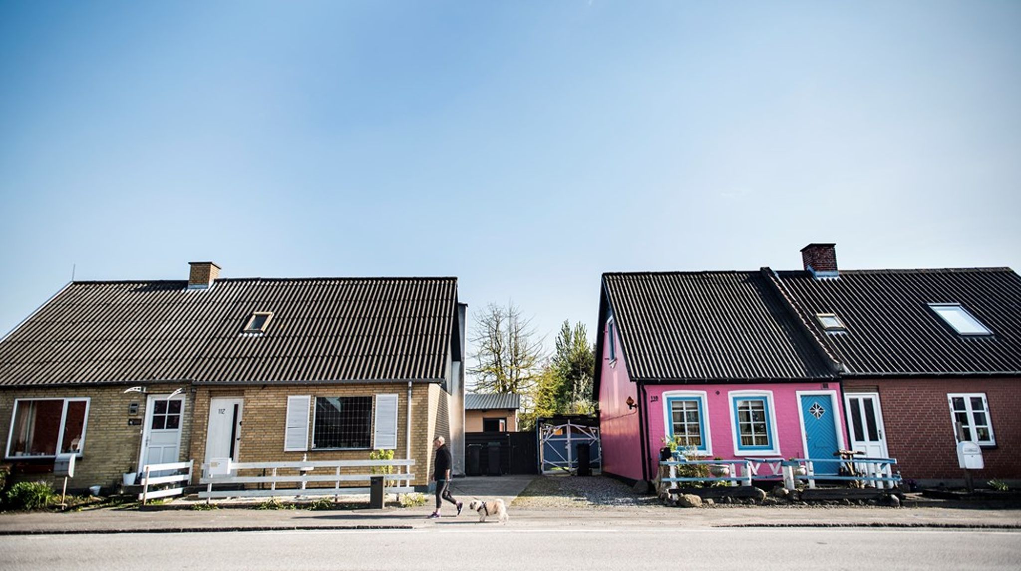 "En aktiv landdistriktspolitik er mere end forenkling af planloven og markedsføring overfor turisterne. Det forudsætter, at idéerne er forankret lokalt både økonomisk, socialt og kulturelt," skriver Klaus Hansen Petersen og Mads Randbøll Wolff.<br>