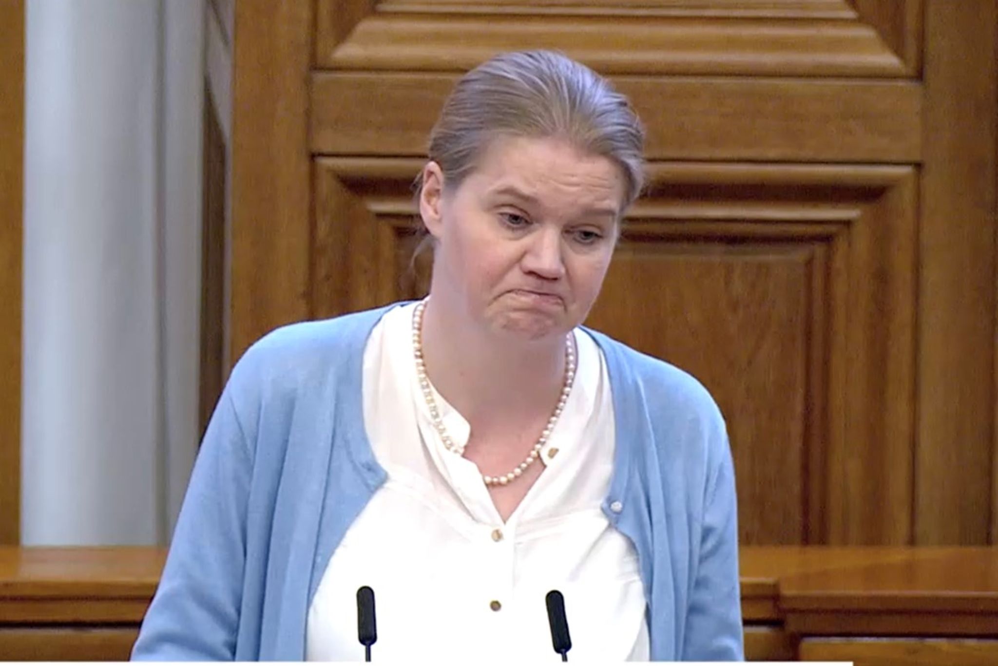 Danmarksdemokraternes Marlene Harpsøe havde fundet de store bogstaver frem, da hun fredag udtrykte sin bekymring for, at regeringens lovede model for grundfinansiering til civilsamfundet risikerer at løbe ud i sandet inden næste&nbsp;folketingsvalg.&nbsp;