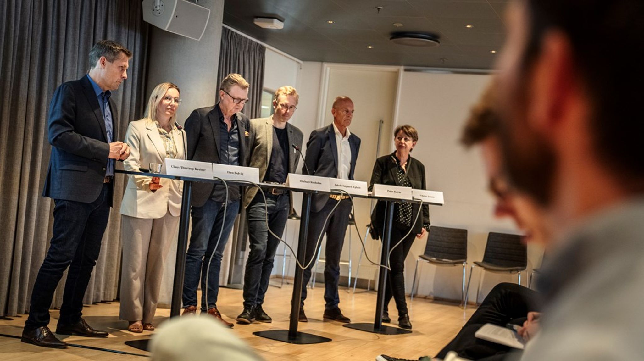 Ekspertgruppen for fremtidens beskæftigelsesindsats anbefaler, at kommunerne får mulighed for at flytte penge, som var tiltænkt beskæftigelsesindsatsen, til andre kommunale områder. Det kommer næppe landets ledige til gavn, skriver samtlige formænd for FHs sektioner. <h4> </h4>