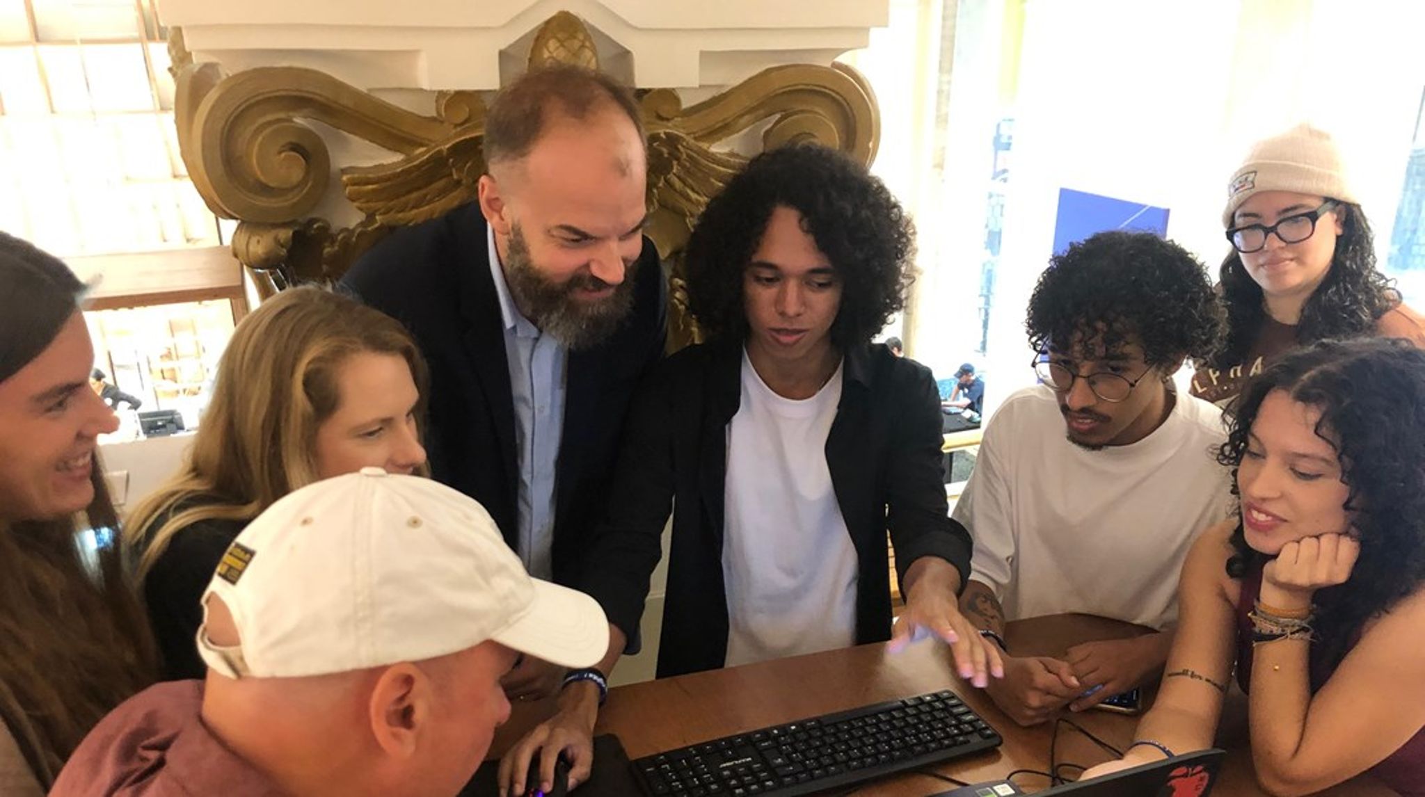 Terkel Borg, fjerde fra venste, arbejder i tæt dialog med de Brasilianske myndigheder. Privatfoto.