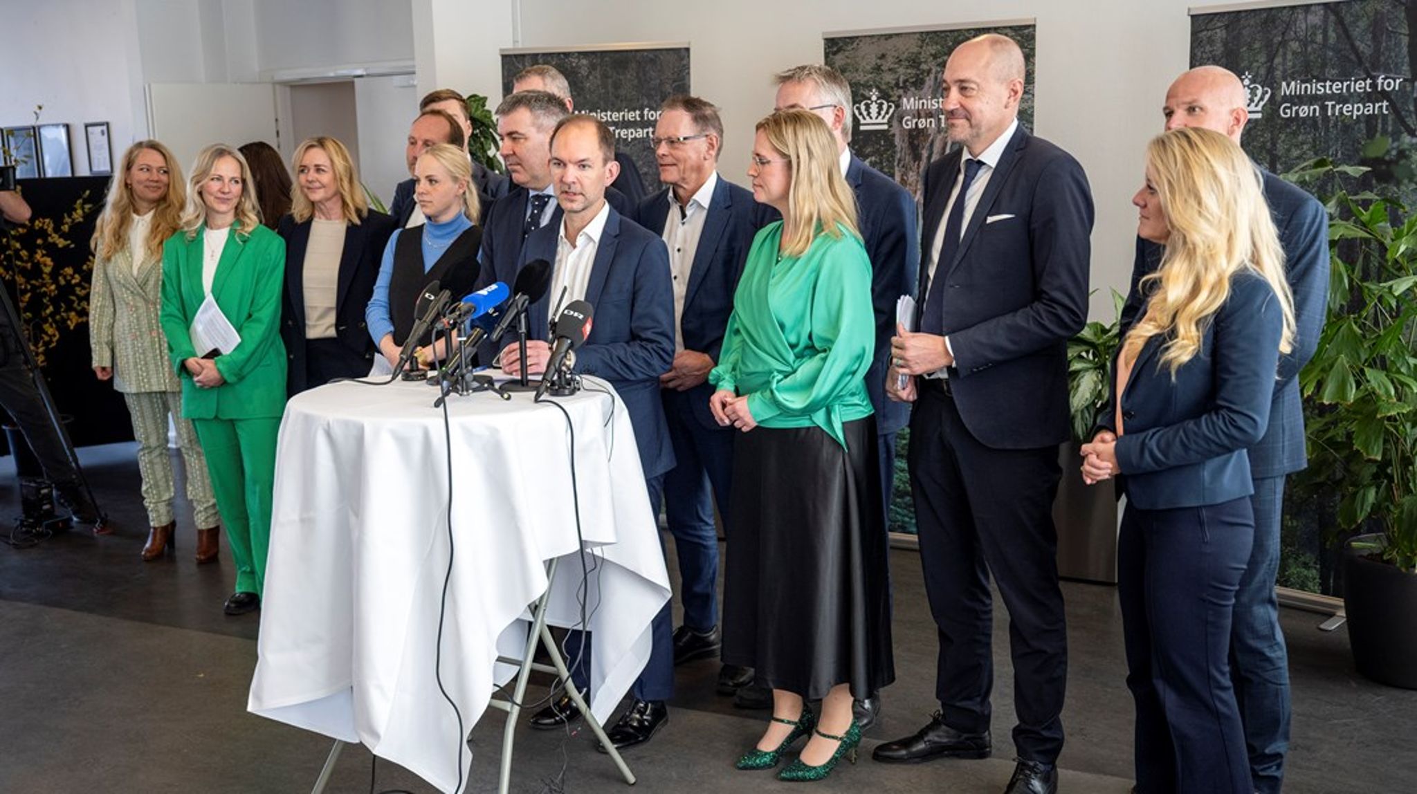 Det var en bred kreds af partier, der indgik aftalen om den grønne trepart.