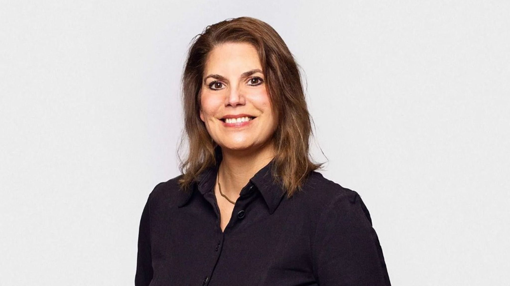 Polly Bak Dutschke blev valgt til byrådet i 2021 for Socialdemokratiet, men skiftede for 10 måneder siden til Radikale. Nu skifter hun til Moderaterne.