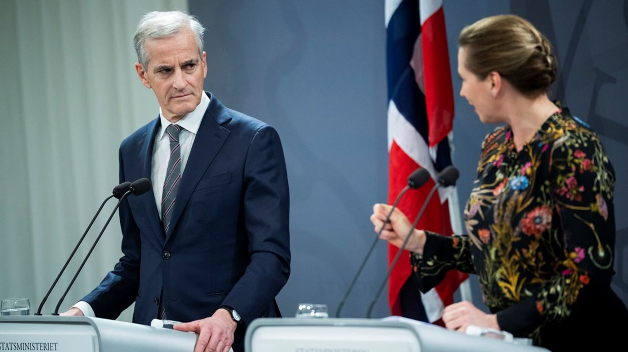 Den norske statsminister og formand for Arbeiderpartiet, Jonas Gahr Støre, er under stort pres for at trække sig. Billedet er fra et tidligere besøg hos Støres danske statsminster- og partikollega. 