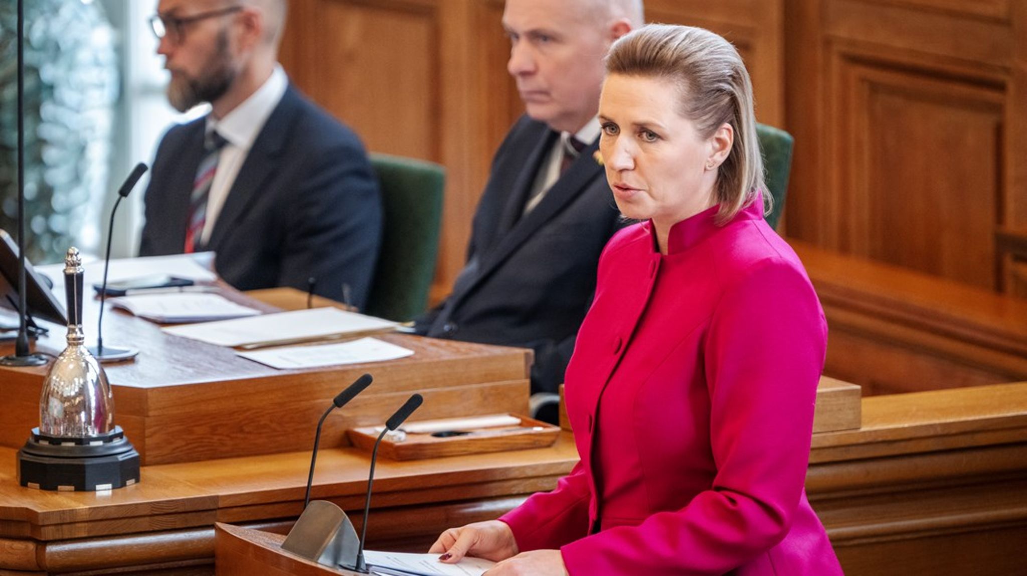 Mette Frederiksen lovede i sin nytårstale i 2022, at Danmark ville få en grøn indenrigs flyrute i 2025, men det ser svært ud.&nbsp;<br><br>