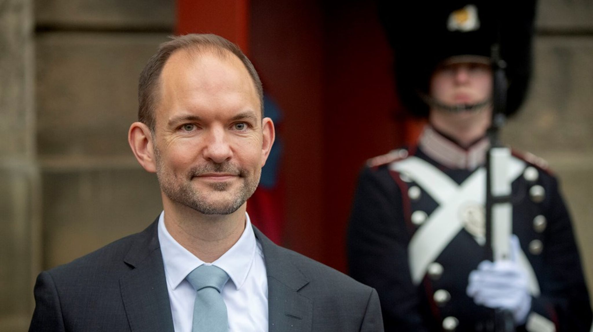 Kongehuset udnævner Jeppe Bruus til kommandør af Dannebrogordenen.