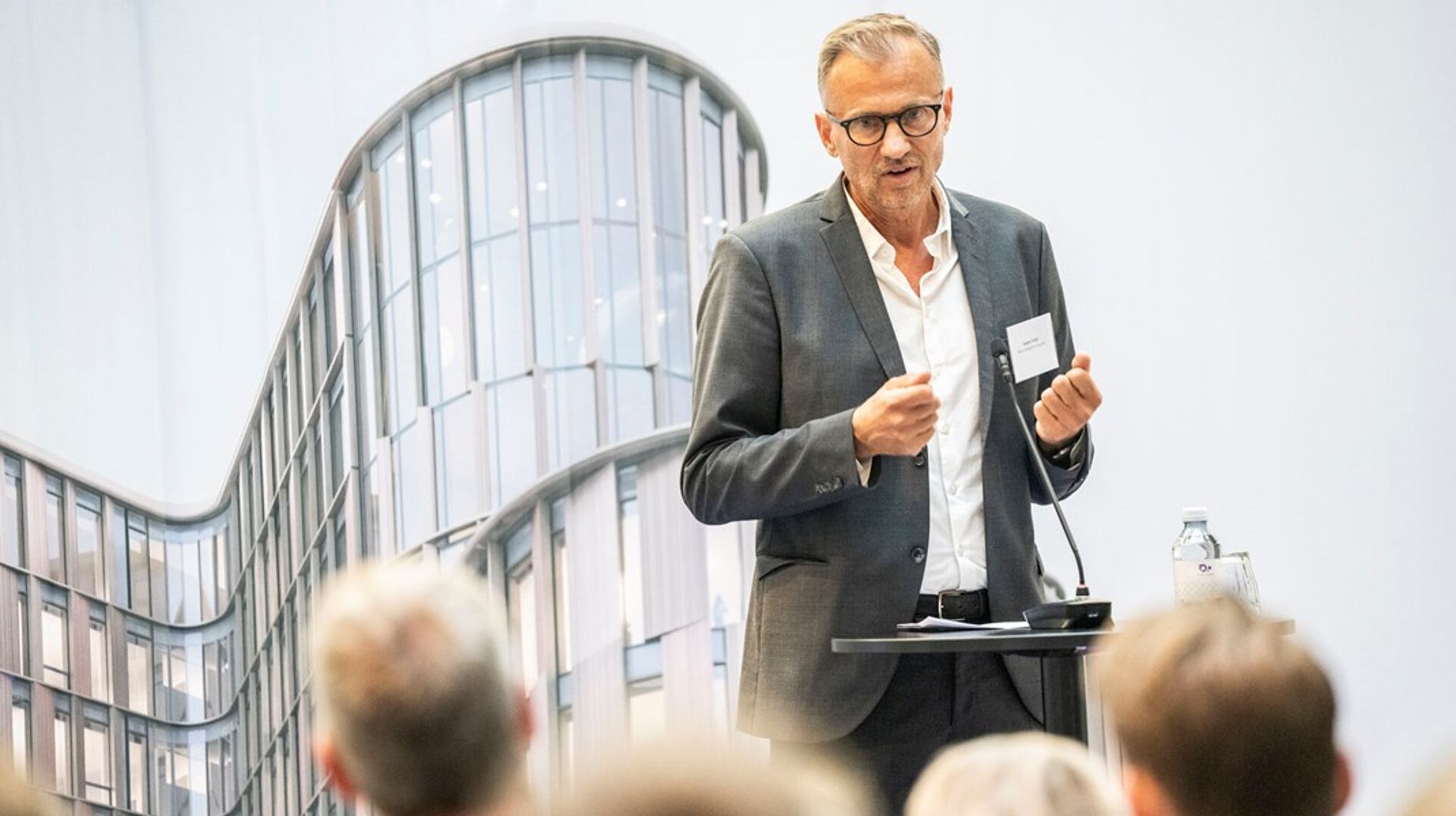 Jesper Erdal tiltræder stillingen som direktør for Juliane Marie Centret med det samme.&nbsp;