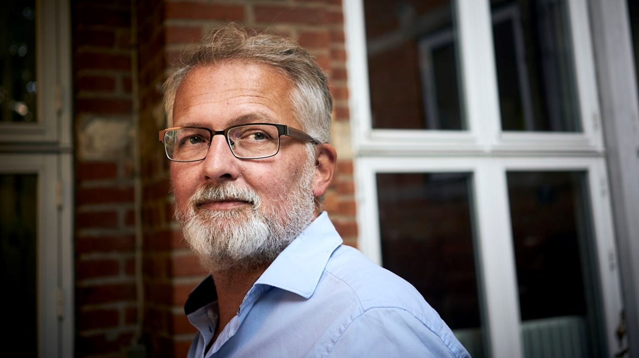 Vi er sandsynligvis ikke hårdere ramt i den almene sektor end andre, men vi kan til gengæld via vores egne penge i Landsbyggefonden gøre noget ved det, skriver Bent Madsen.