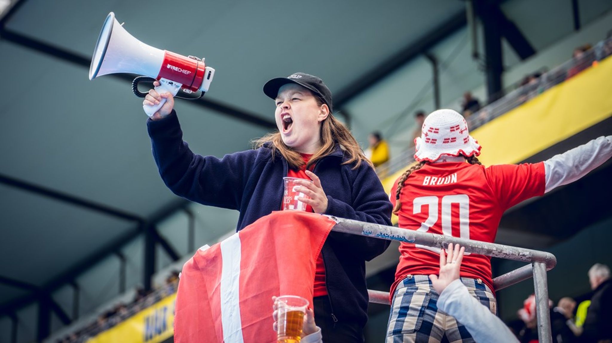 Amalie Bremer er medstifter af kvindelandsholdets fanklub og forfatter til bogen 'Kvindefodboldens stjerner og legender'.