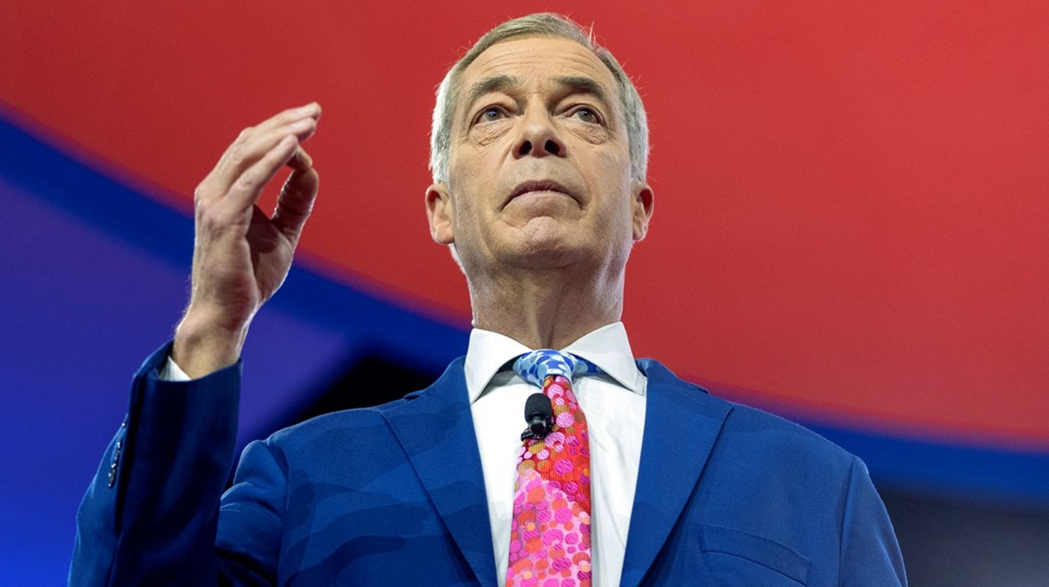 Britiske Nigel Farage og hans højrepopulistiske parti, Reform UK, scorer stort på indvandrespørgsmålet i Storbritannien og på skellet mellem land og by. Samme tendens kan sprede sig til Danmark, advarer Lars Olsen.