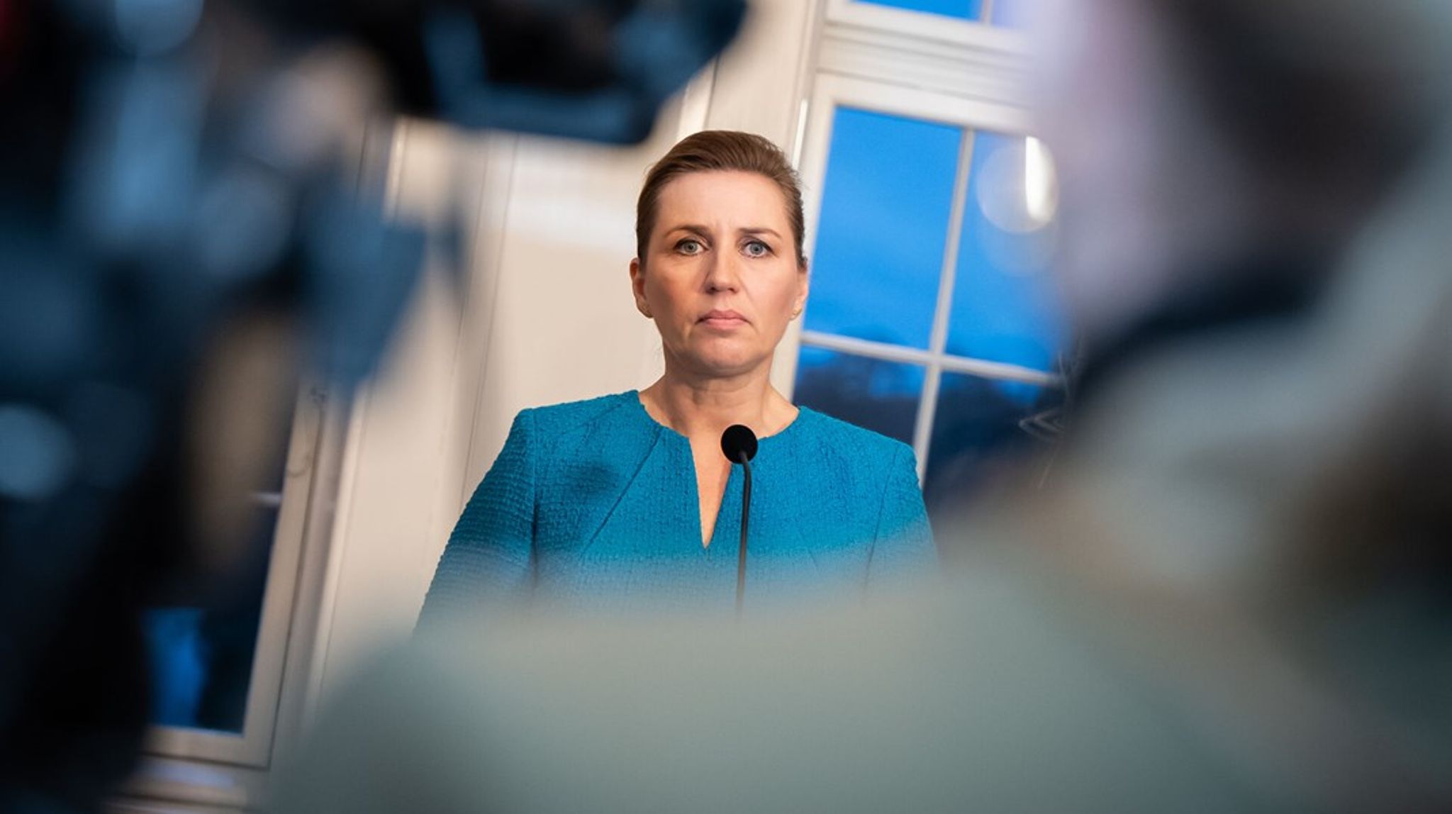 "Den danske statsminister skal på den ene side holde sammen på rigsfællesskabet og dæmme op for den amerikanske offensiv,” siger Altingets politiske kommentator, Erik Holstein.&nbsp;<h4>&nbsp;</h4>