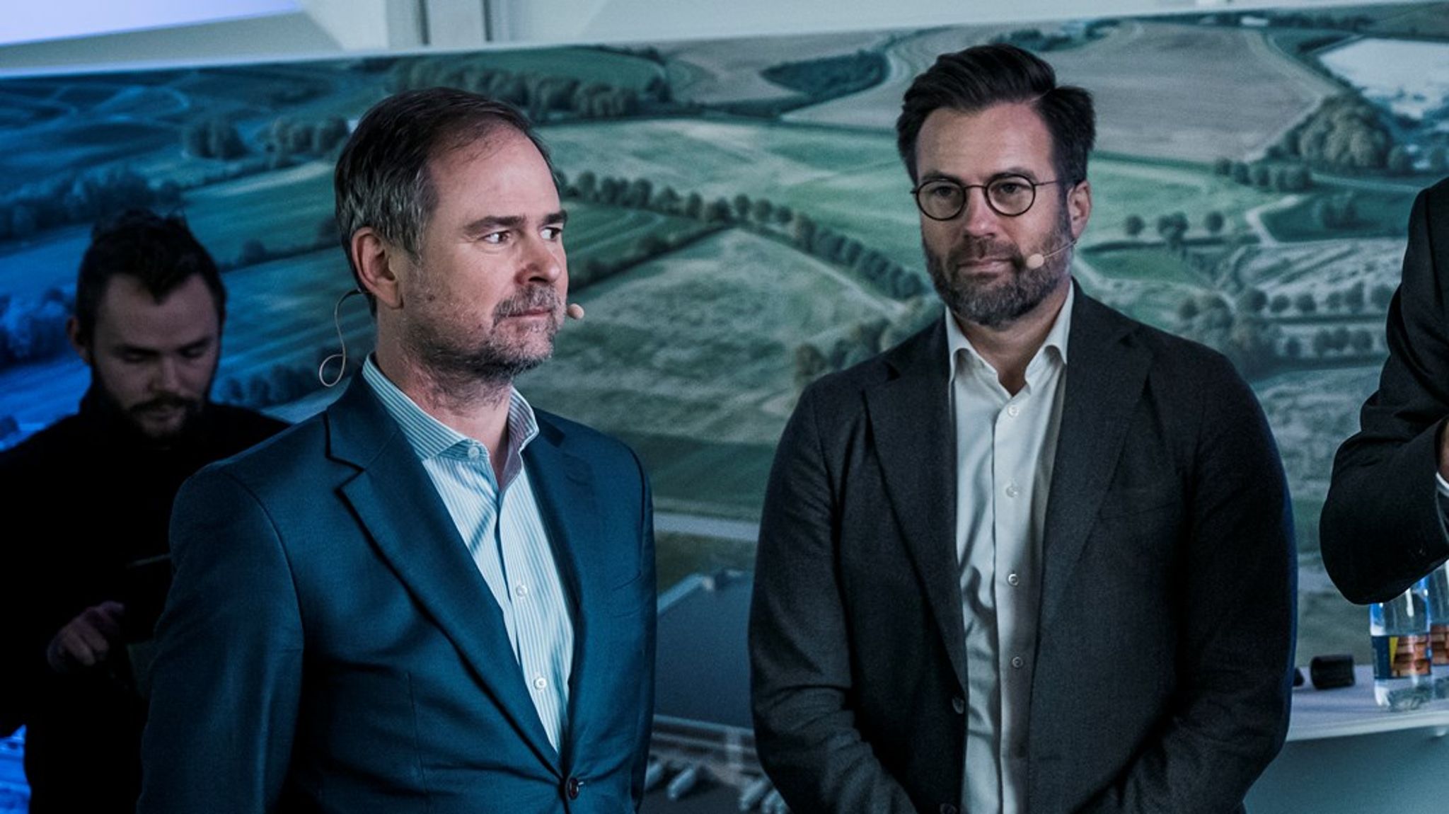 Finansminister Nicolai Wammen (S) (tv) er modtager på en mail, hvor fem storbyborgmestre i skarpe vendinger kritiserer et lovforslag fra transportminister Thomas Danielsen (V). 