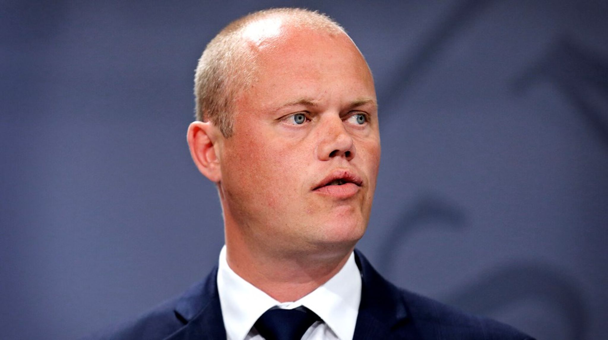 Peter Christensen, der var tidligere skatte- og forsvarsminister for Venstre, er død efter længere tids sygdom. Han blev 49 år.