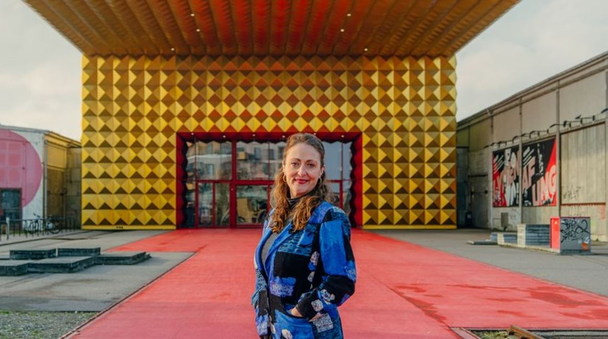 Stine Groth Rasmussen får som kommerciel chef ansvaret for gæsternes rejse på ROMUs ti besøgssteder, heriblandt flagskibet Danmarks Rockmuseum, Ragnarock.