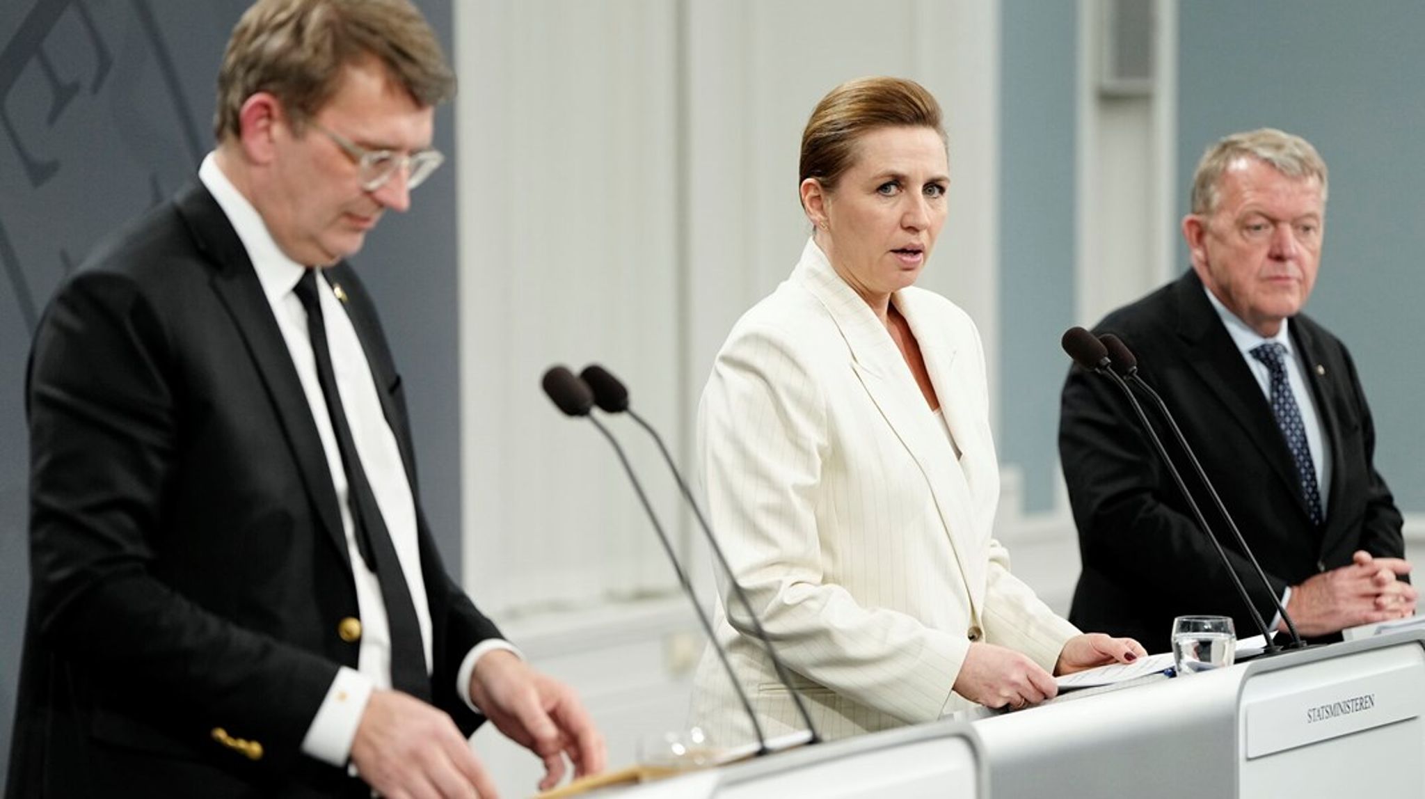 Danmark skal have en ny milliardstor forsvarsfond, lød det onsdag fra statsminister Mette Frederiksen, forsvarsminister og vicestatsminister Troels Lund Poulsen og udenrigsminister Lars Løkke Rasmussen.