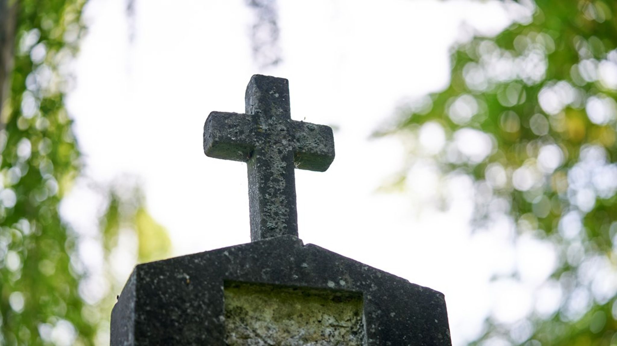 Vi vil vel gerne have et samfund, hvor tros- og livssynssamfund kan få lov til at praktisere deres tro og overbevisning med de tilhørende ritualer ved livets overgange, skriver Kirstine Kærn.