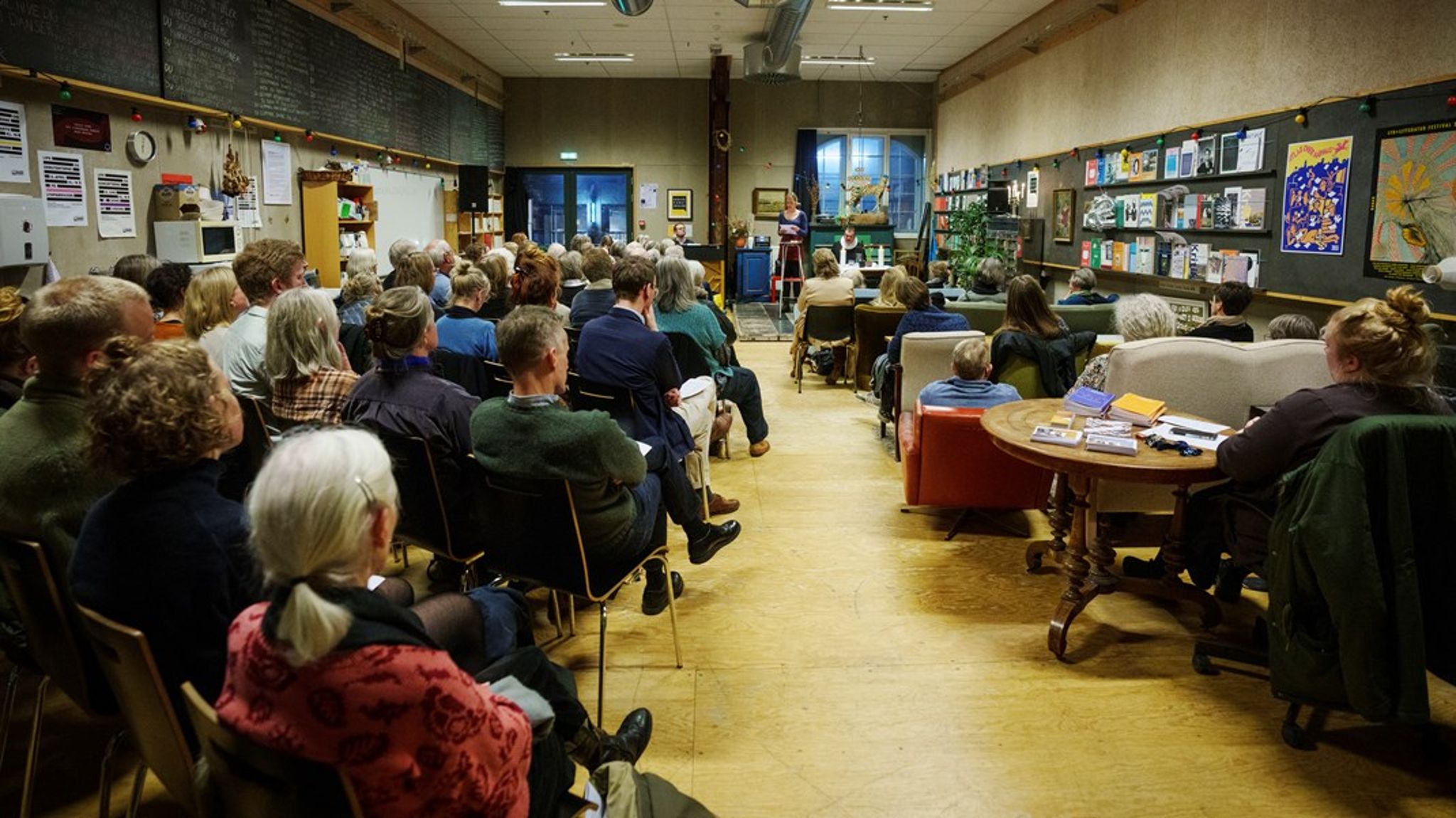 Kulturhusene har det til fælles, at tærsklen for deltagelse er lav, og muligheden for at være medskaber er stor. Folkelige fællesskaber og en åben debatkultur styrker den demokratisk deltagelse, skriver ledere fra de syv regionale kulturcentre.