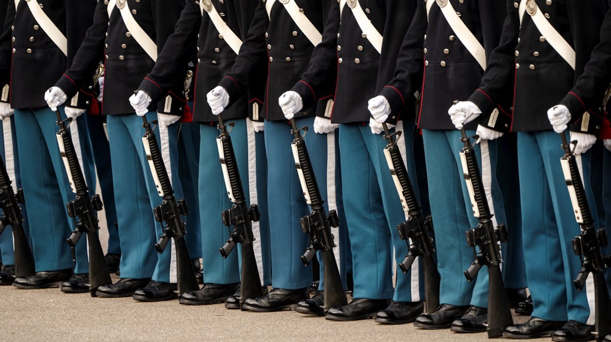 1. marts blev Forsvarsministeriets Personalestyrelse underlagt Forsvarskommandoen, og ændrede samtidig navn til Personelkommandoen.