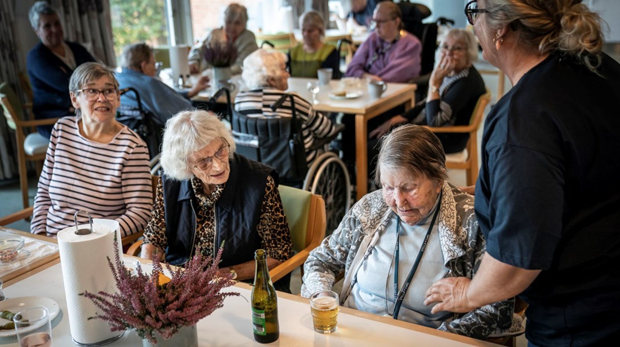 Der blev brugt en smule flere penge på ældrepleje i kommunerne i 2024 end i 2023. Men set i forhold til antallet af ældre er udgifterne faldet.