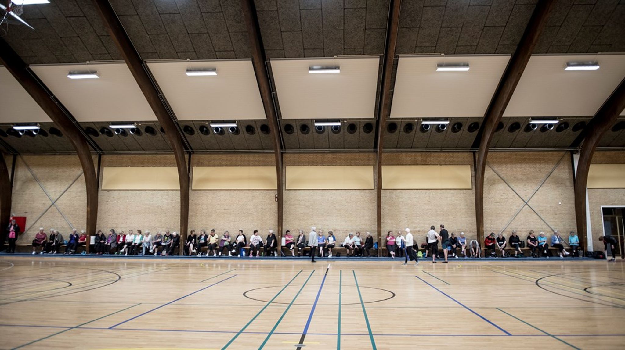 Halvdelen af dem, der deltager i motion på arbejdet, er ellers ikke fysisk aktive. Det sænker sygefraværet, øger produktiviteten og gør det lettere at blive i jobbet længere, skriver Mette Mandrup.