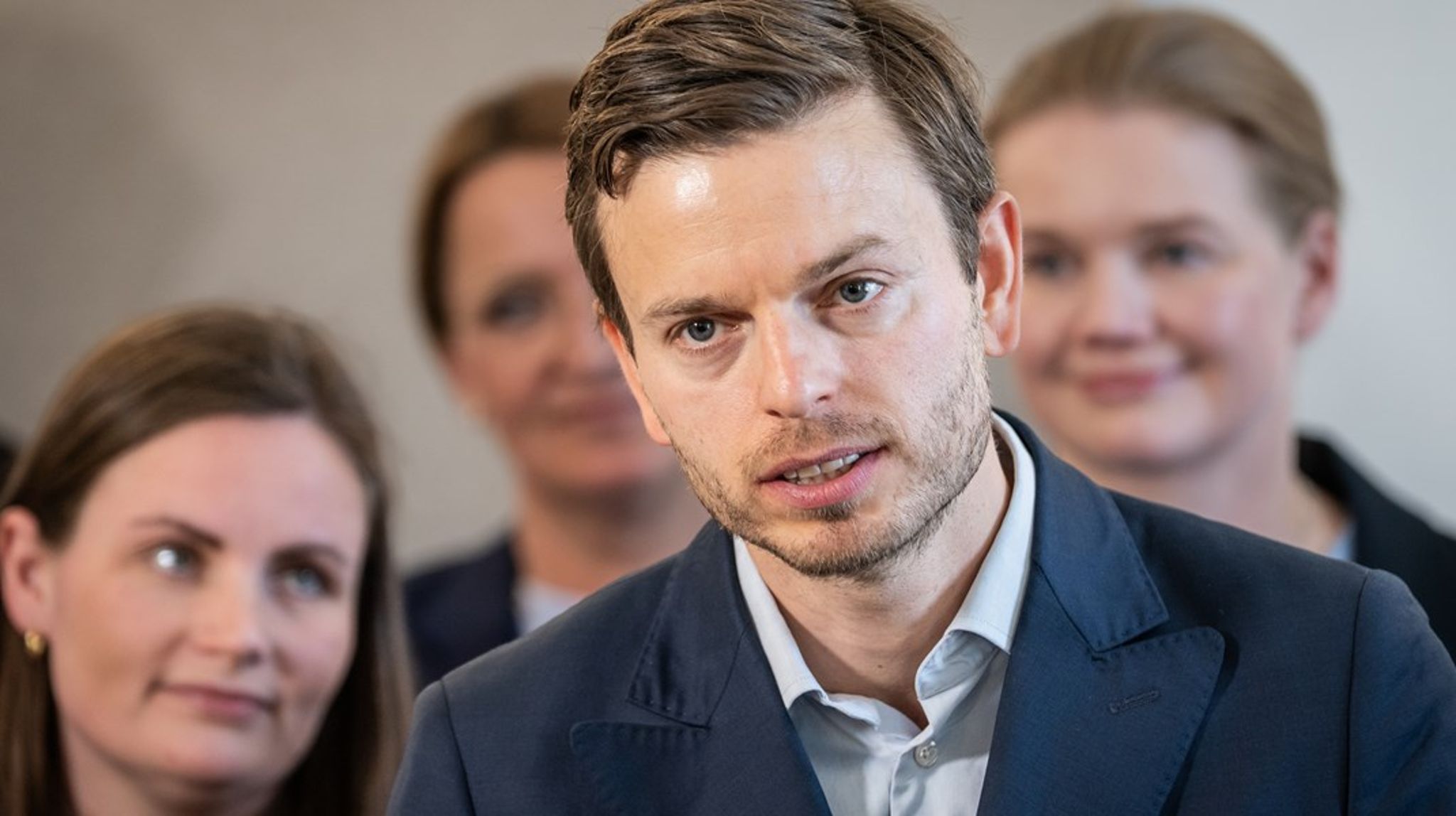 Oprettelsen af ADHD- og autismeklinikker handler ikke om at bygge en ny bygning ved siden af psykiatrien. Det handler om at åbne en dør, der i dag er låst for alt for mange, skriver&nbsp;Rasmus Lund-Nielsen (M).