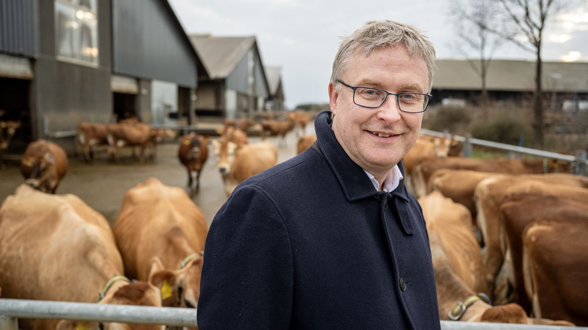 Jacob Jensen (V) har ansvaret for at sikre god dyrevelfærd hos landets husdyrejere.