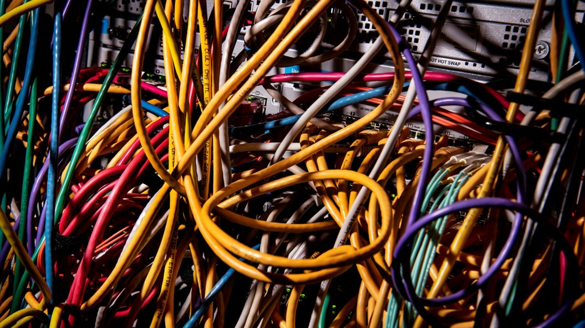 Telesektoren er ikke kun ansvarlig for at levere mobildækning og internet – den fungerer som rygraden i det digitale samfund, skriver Peter Juul Jørgensen.