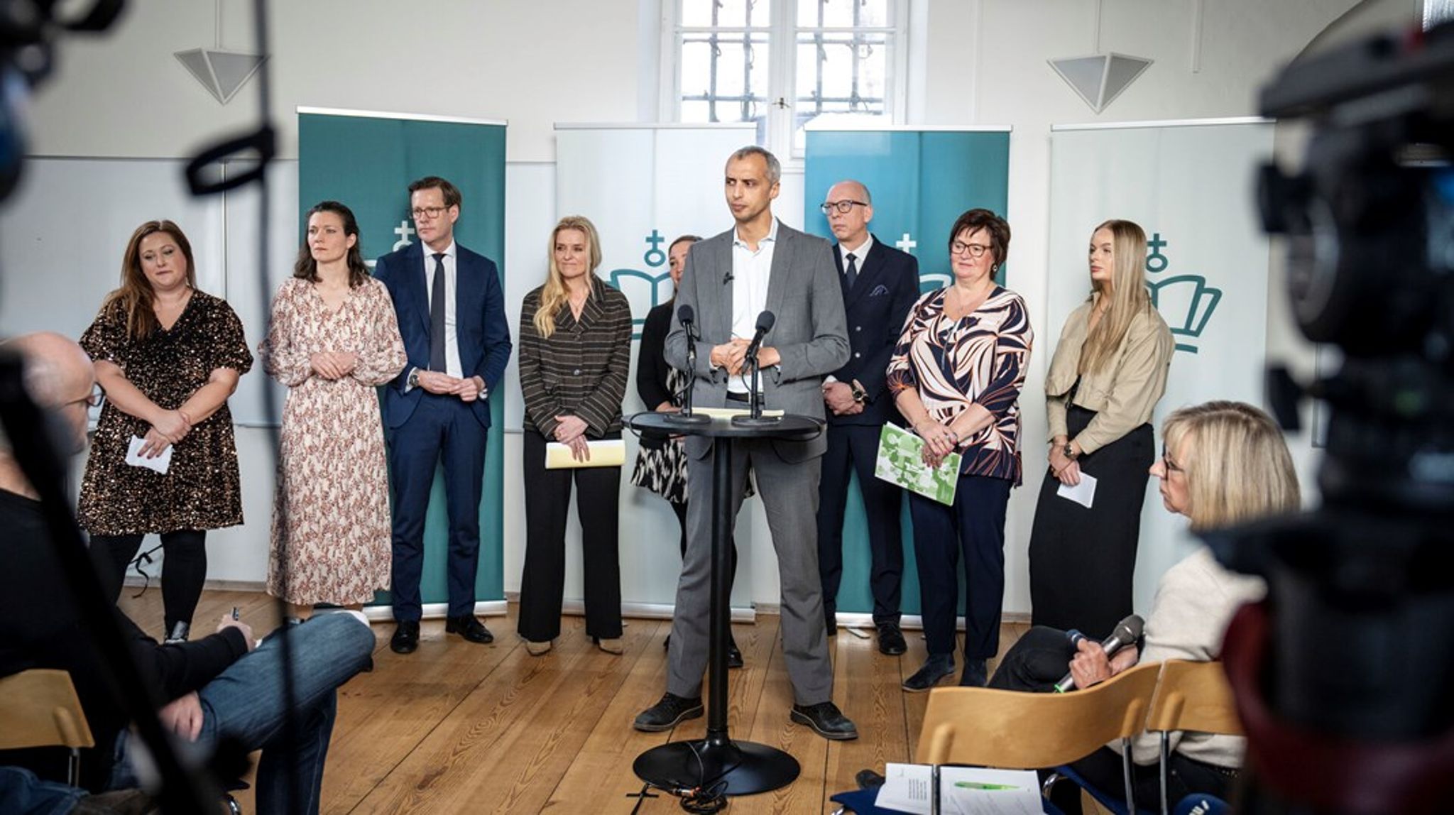 Børne- og undervisningsminister Mattias Tesfaye præsenterede i marts 2024 en aftale om folkeskolen. Med aftalen blev det blandt andet vedtaget, at man ville&nbsp;erstatte folkeskolens nationale mål med mere enkle læreplaner for folkeskolens fag.<br><br>