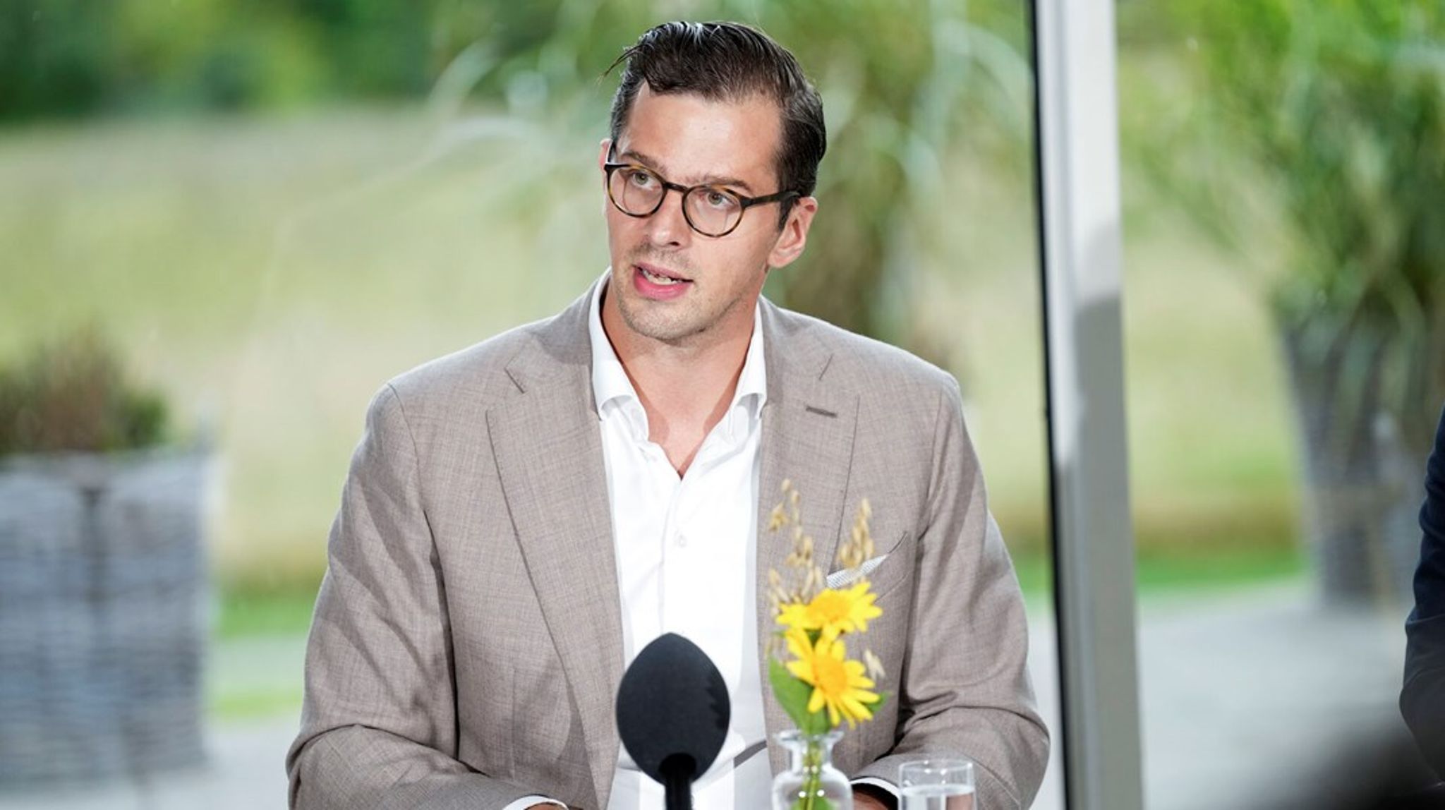 Det eneste, regeringspartierne kan enes om, er, at Mette Frederiksen af uransaglige grunde skal være statsminister, sagde Alex Vanopslagh i sin tale.