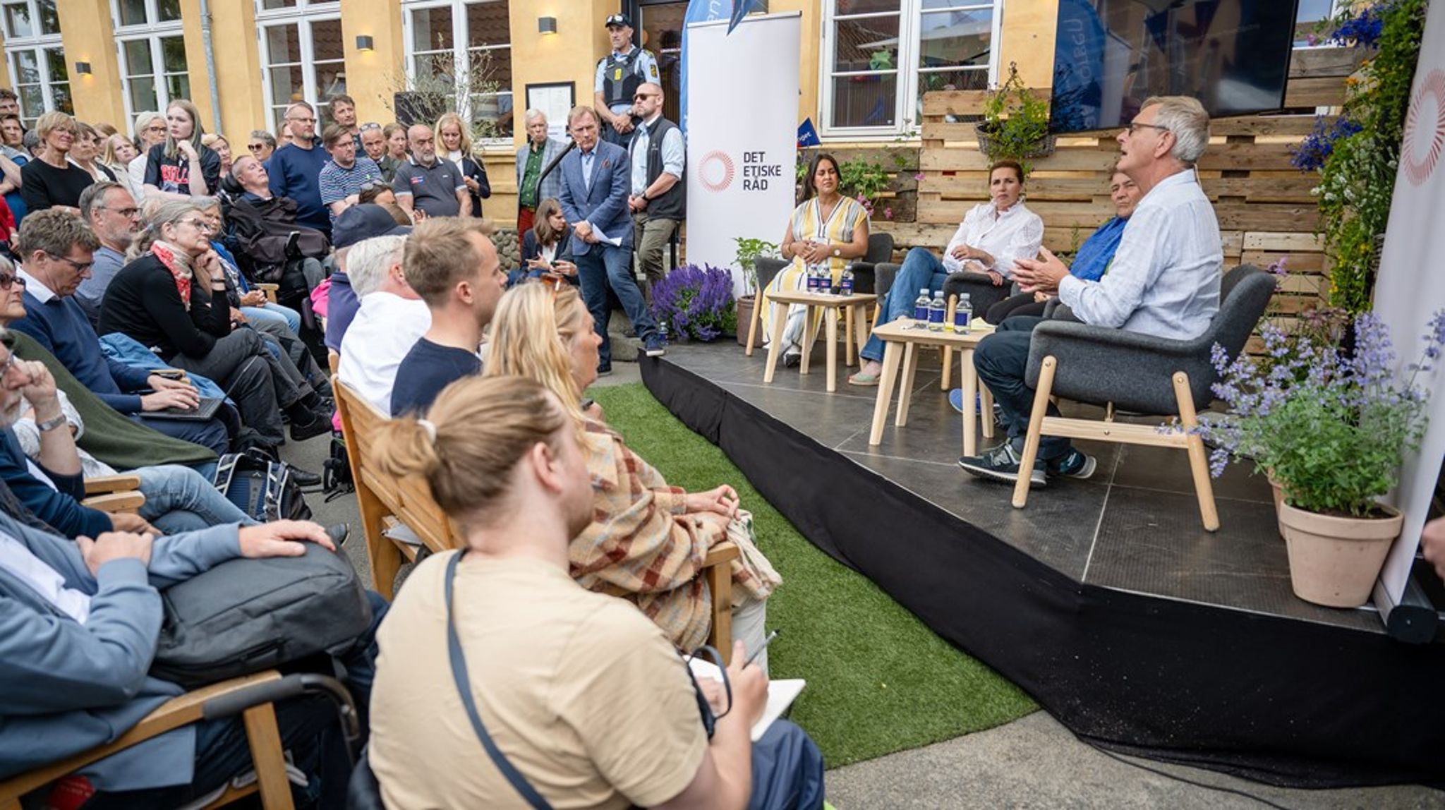Folkemødet har debatter fra morgen til aften. Få anbefalinger fra Altinget og Mandag Morgens fagjournalister her.