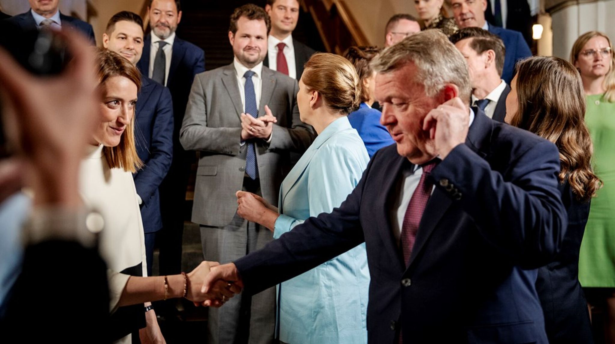 EU-institutionerne betragter Danmark som pålidelig. Her er det Europa-Parlamentets formand, Roberta Metsola (t.v.), der sammen med andre ledende parlamentarikere besøgte den danske regering på Christiansborg i sidste uge.