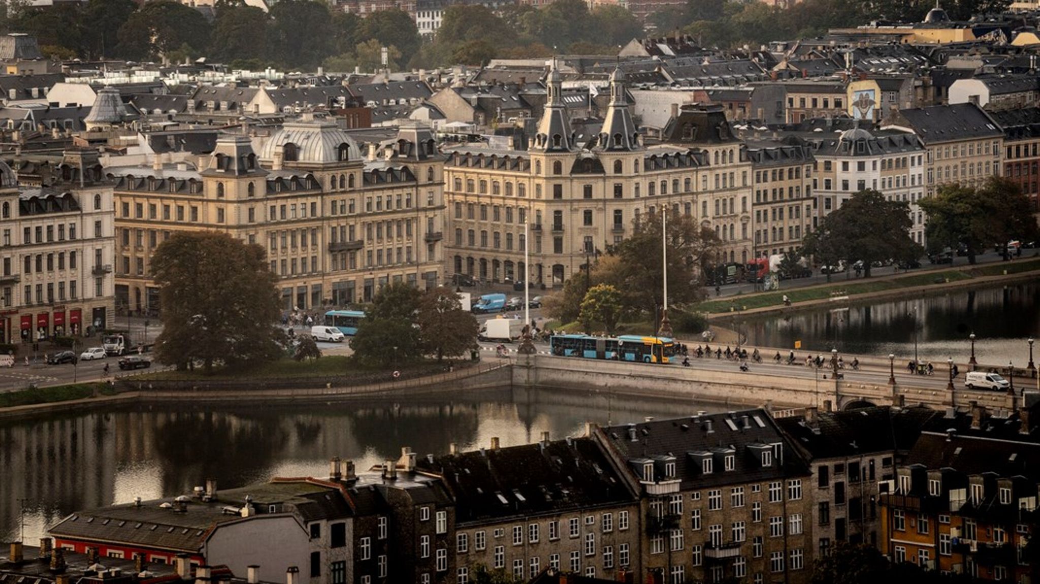 Der er brug for en ny politisk retning med nye ideer på Københavns Rådhus, skriver Line Barfod og Rosa Lund.