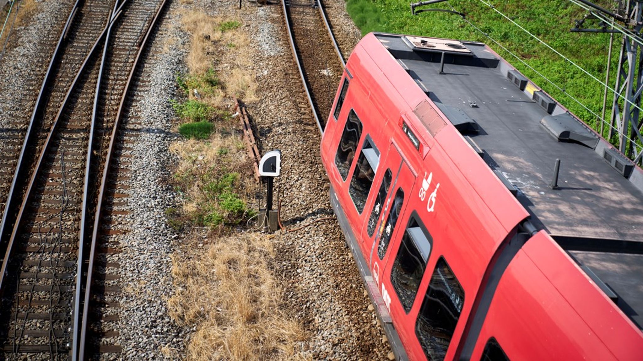 De første røde S-tog skal kunne køre uden togfører fra 2032, oplyser DSB. Det er tre år senere, end DSB tidligere har meldt ud.&nbsp;