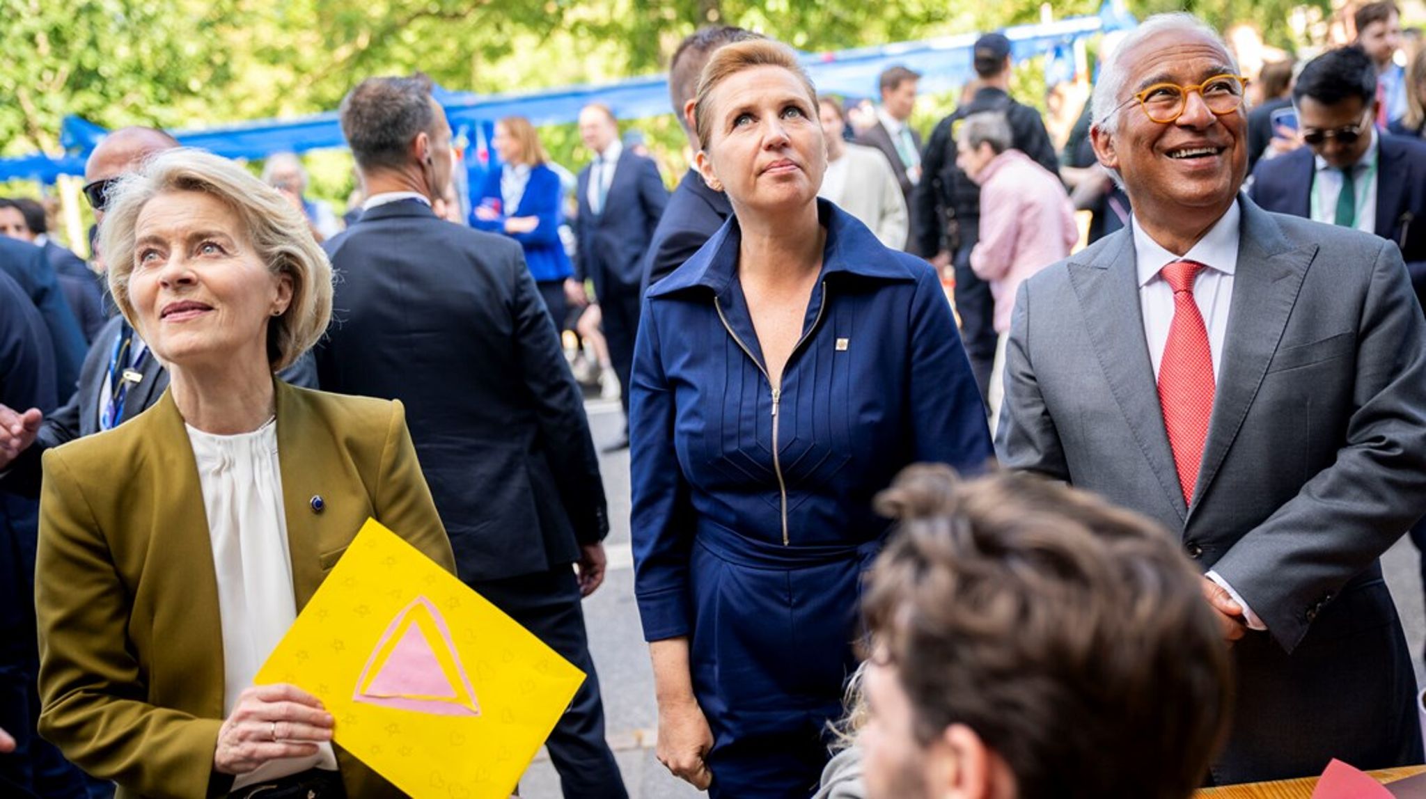 Både ved sidste uges åbning af det danske EU-formandskab i Aarhus og i denne uges tale til Europa-Parlamentet har statsminister Mette Frederiksen (S) understreget Den Europæiske Unions betydning. Her ses hun i Aarhus sammen med kommissionsformand Ursula von der Leyen og rådsformand António Costa.