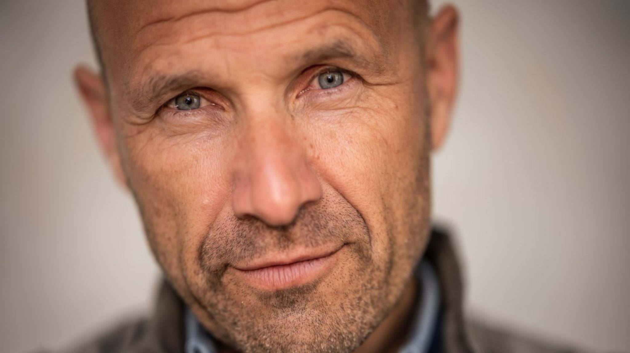 TV- og podcastvært på DR Adam Holm stopper efter to årtier.