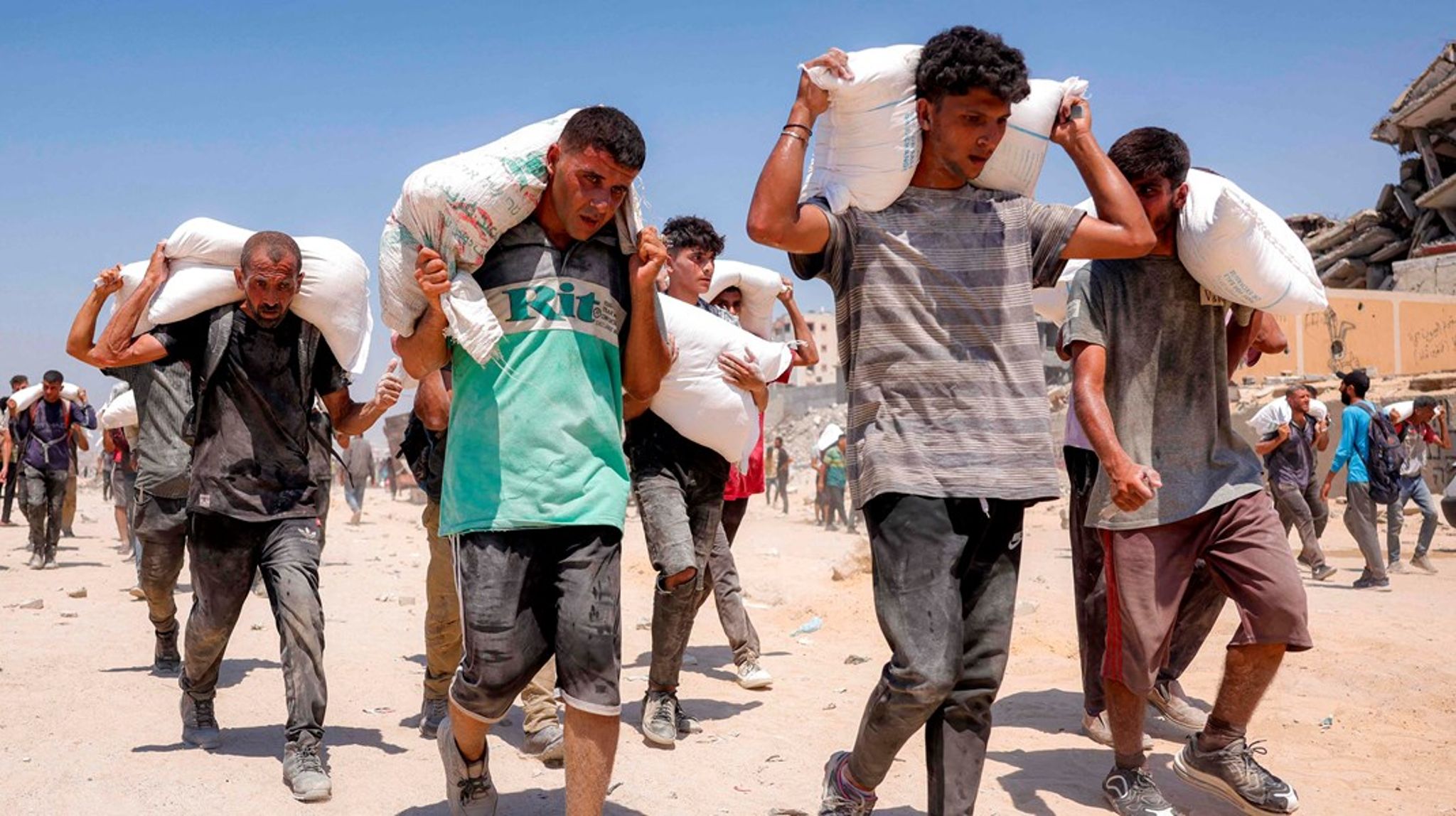Det er særligt den akutte nødhjælpssituation i Gaza, der får regeringspartierne til at handle nu