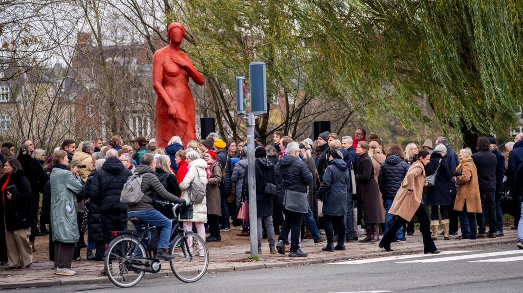 Grevinde Danner fik sidste år rejst en statue ved søerne i København.