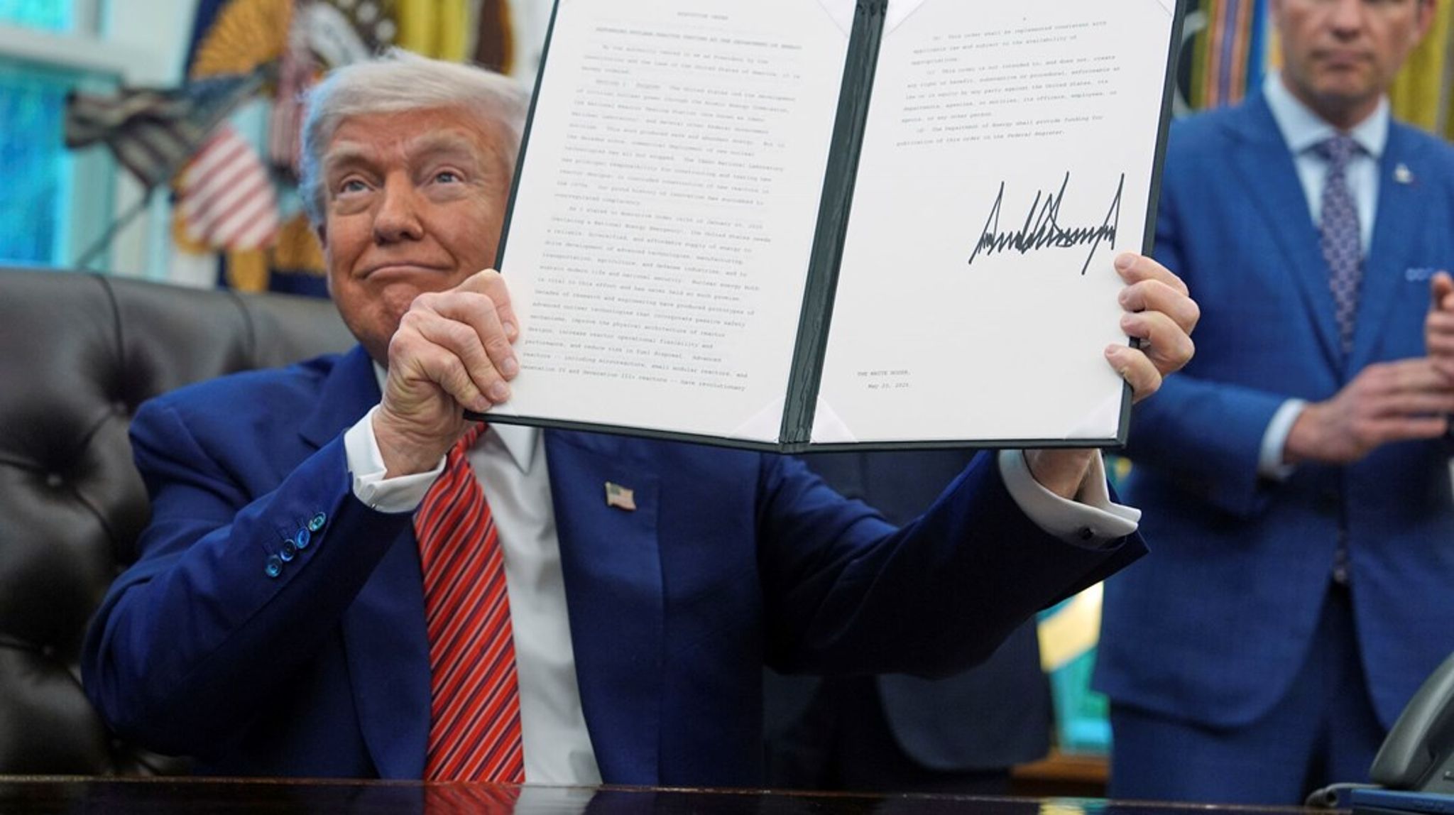Trump udskriver dekreter i en hastighed, de færreste kan følge med i. Jeg er ikke længere et sekund i tvivl: Det, vi er vidner til i USA, er reelt et politisk – ja, neo-fascistisk – kup, skriver Uffe Elbæk.